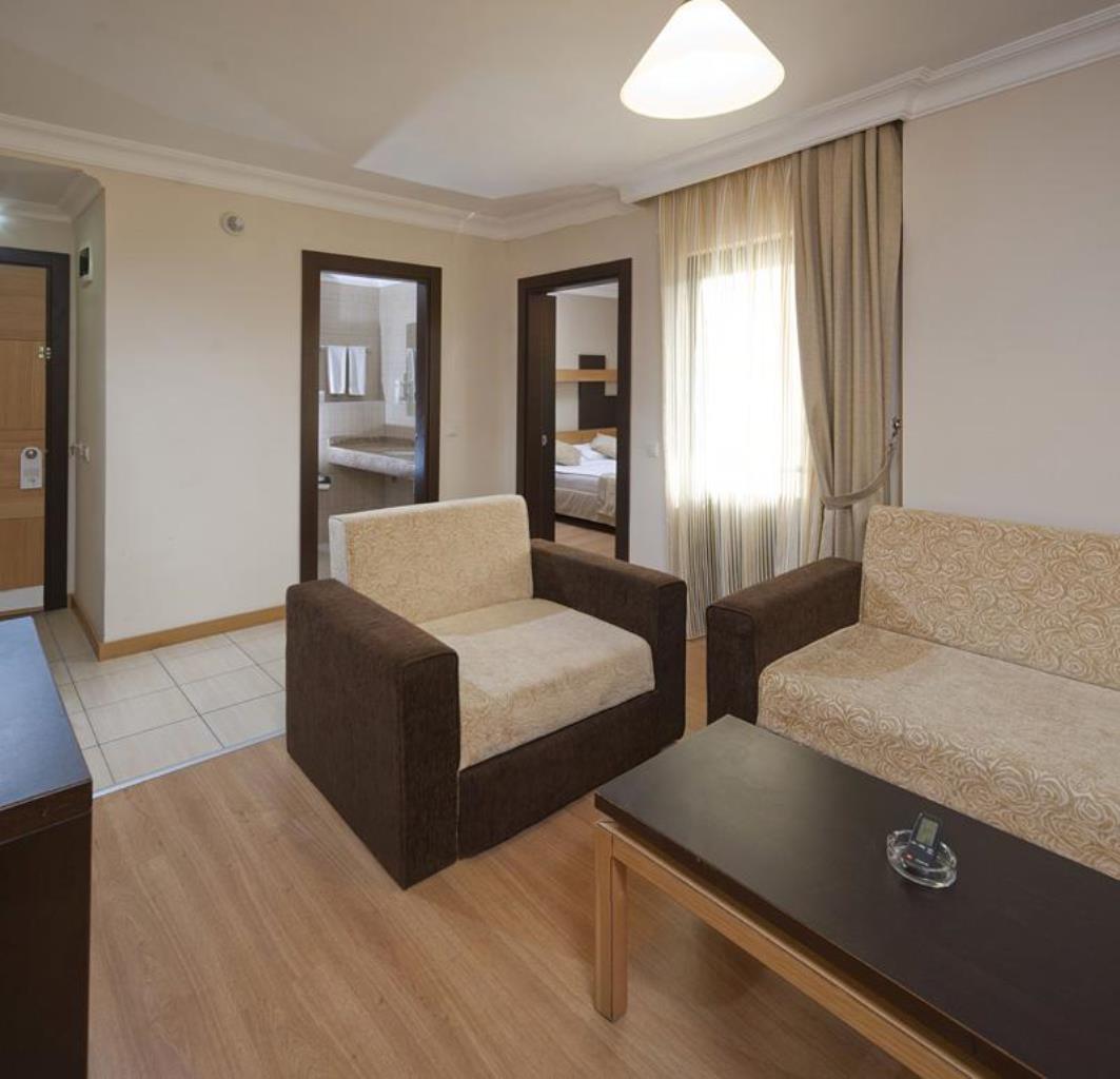 Suite Connecting Room