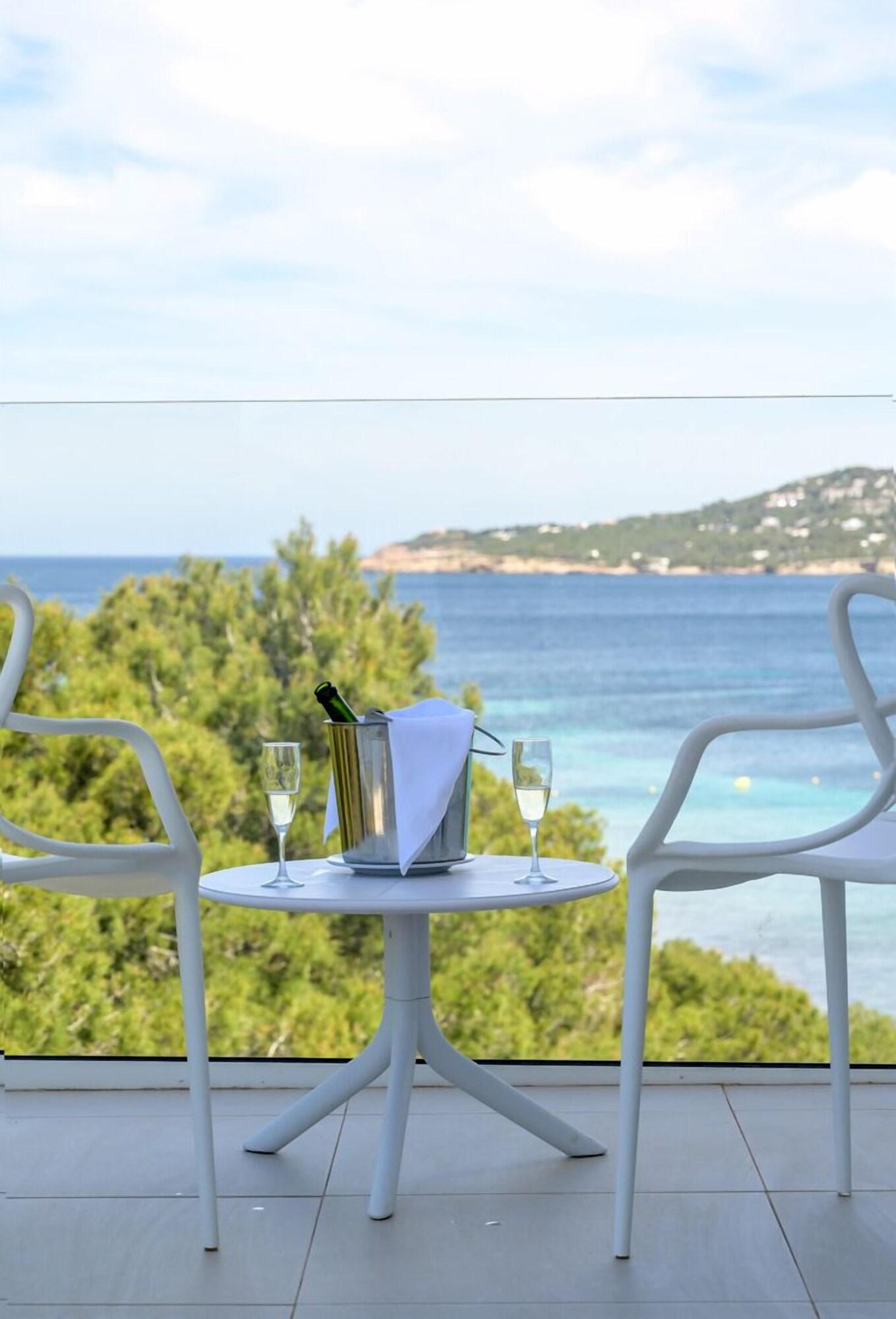 Twin Deluxe Sea View