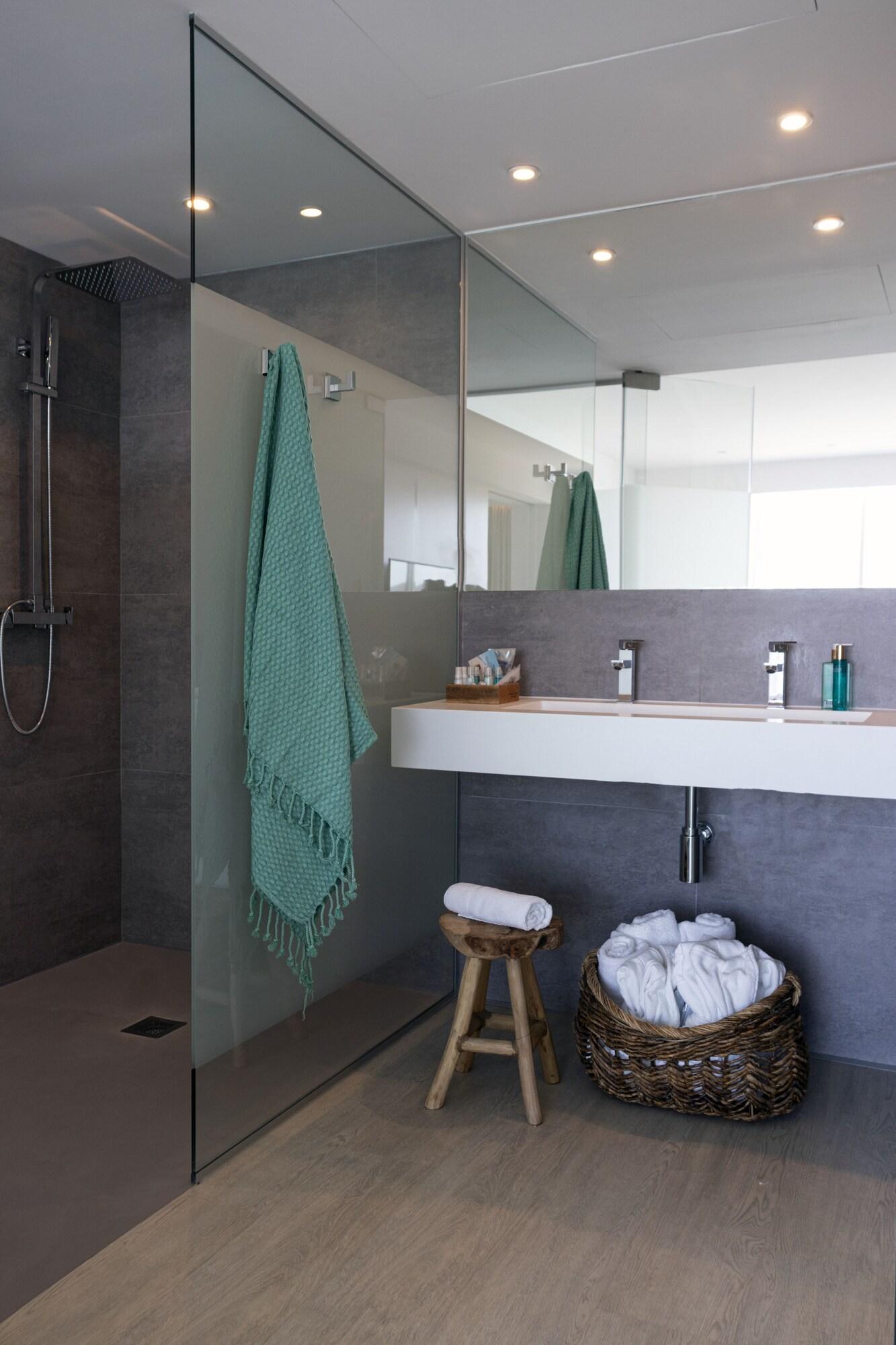 Suite Sea View King Bed