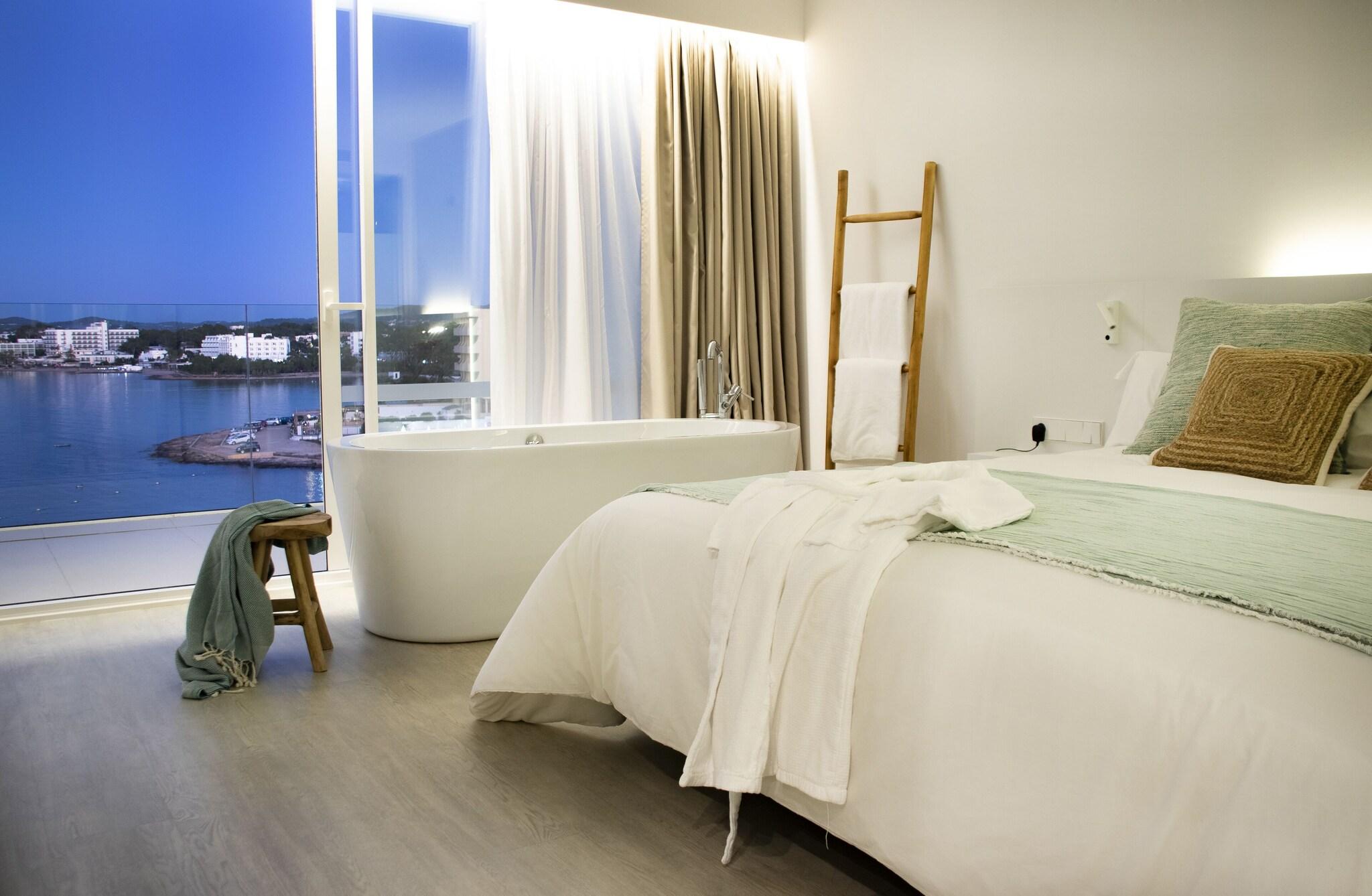 Suite Sea View King Bed