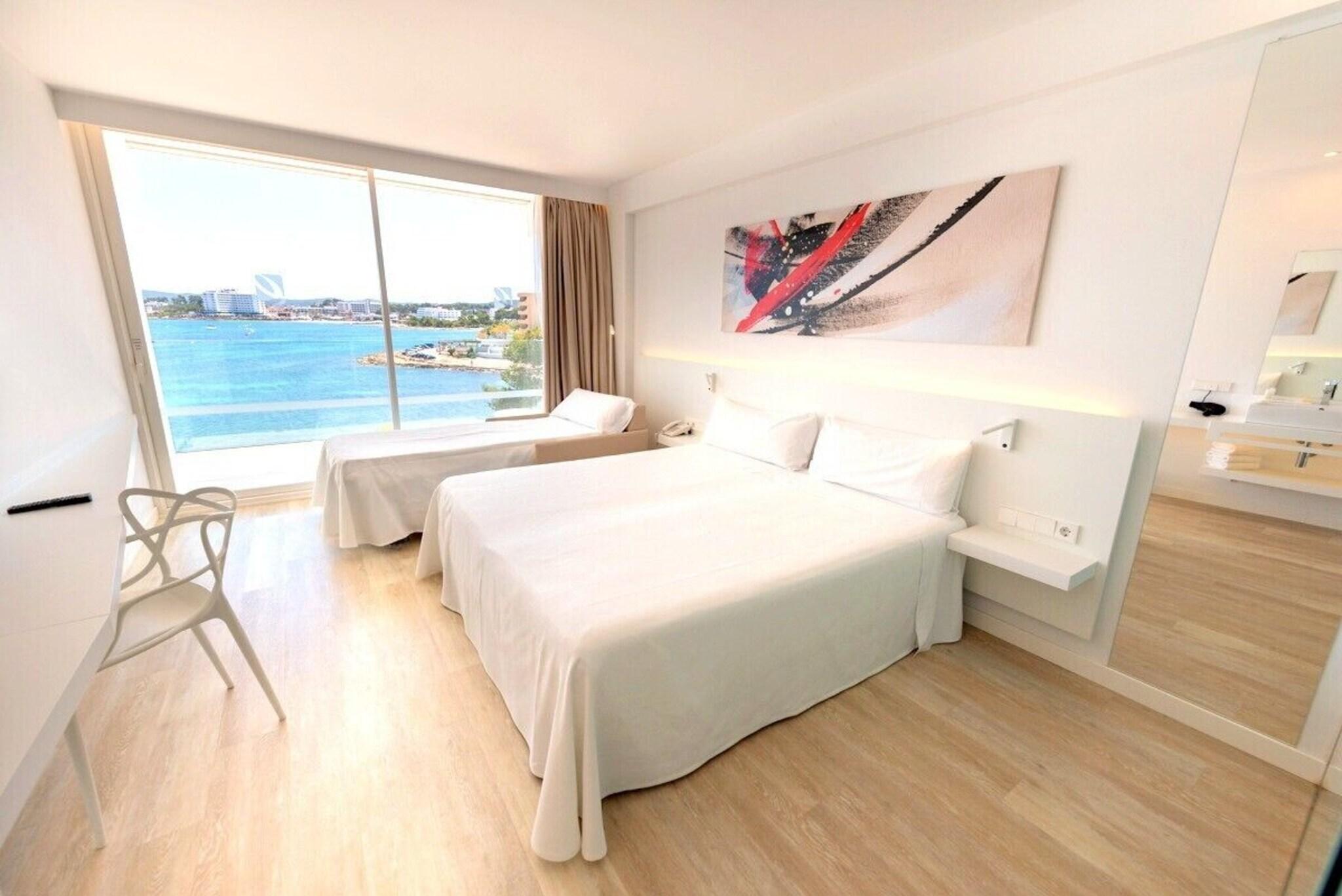 Twin Deluxe Sea View