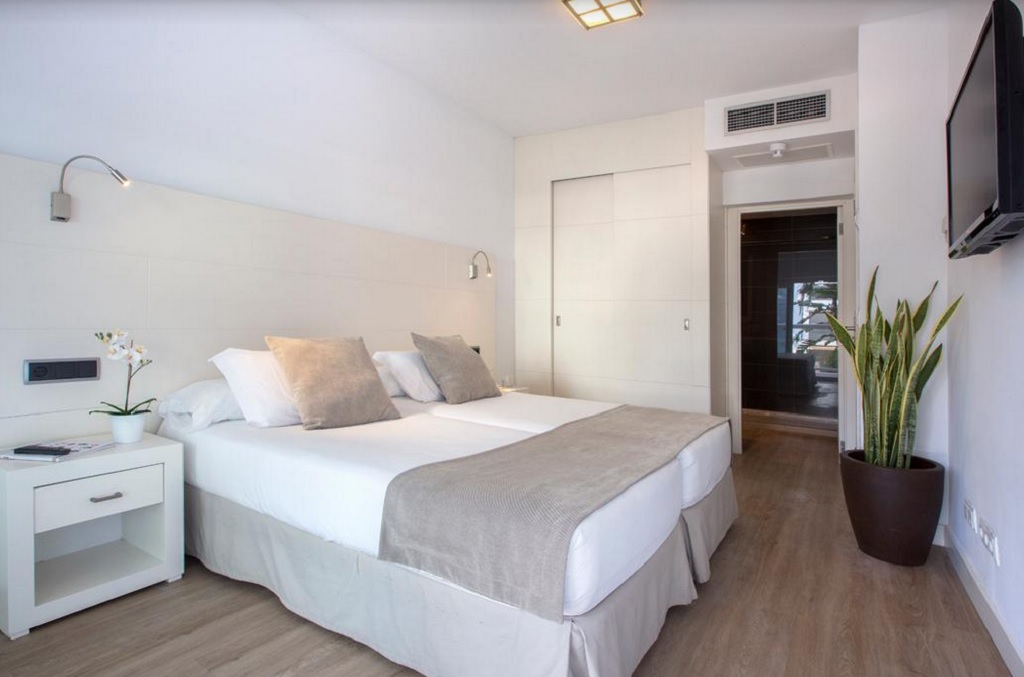 Double or Twin Standard