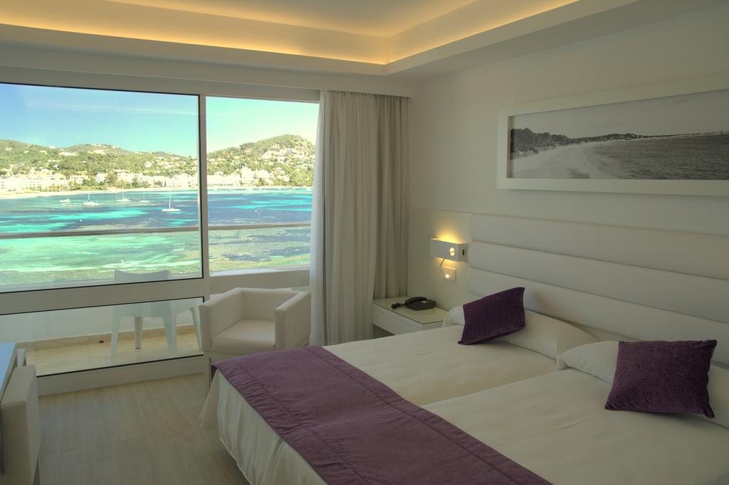 Double or Twin Sea View