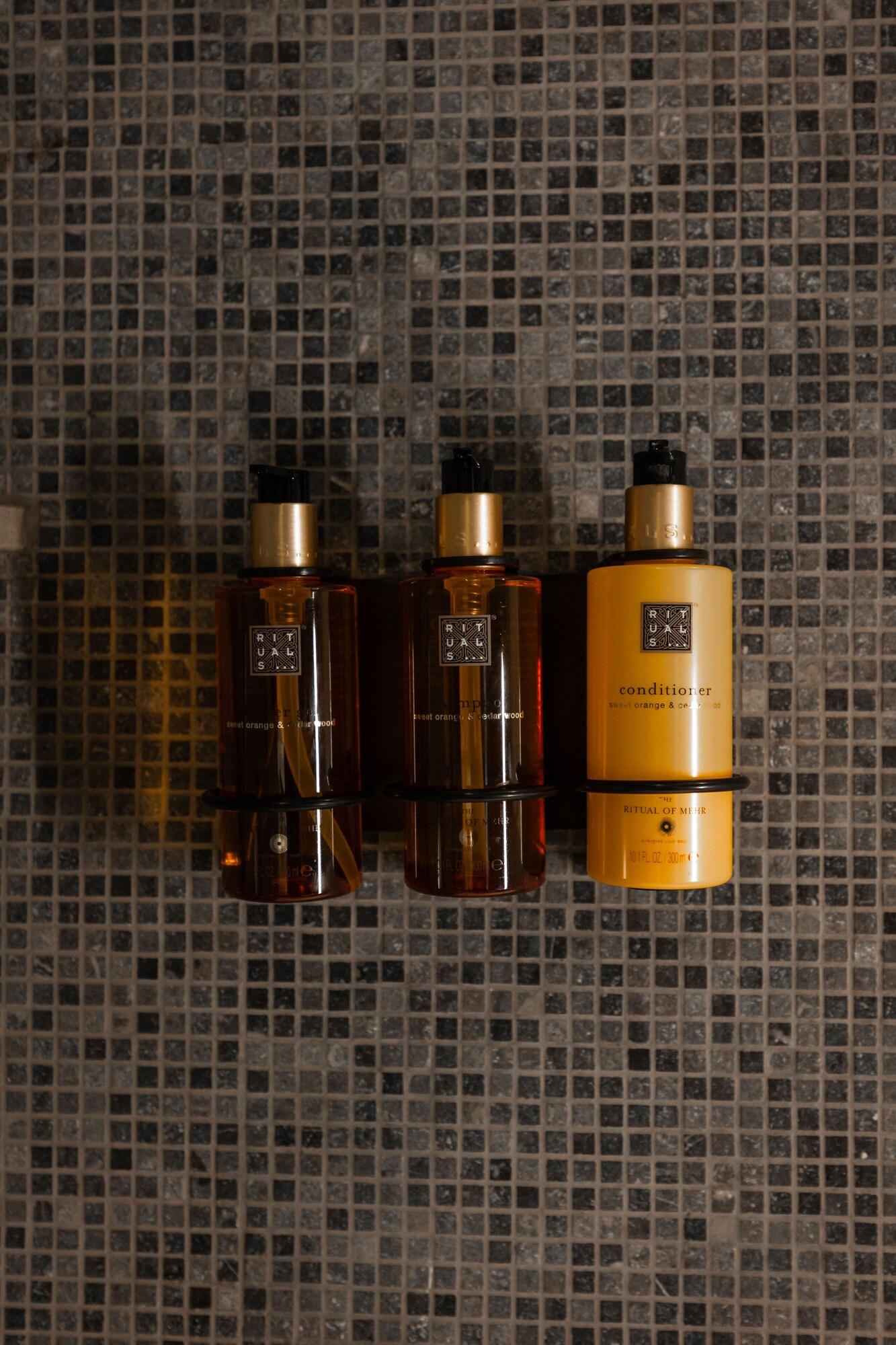 Suite Sea View King Bed