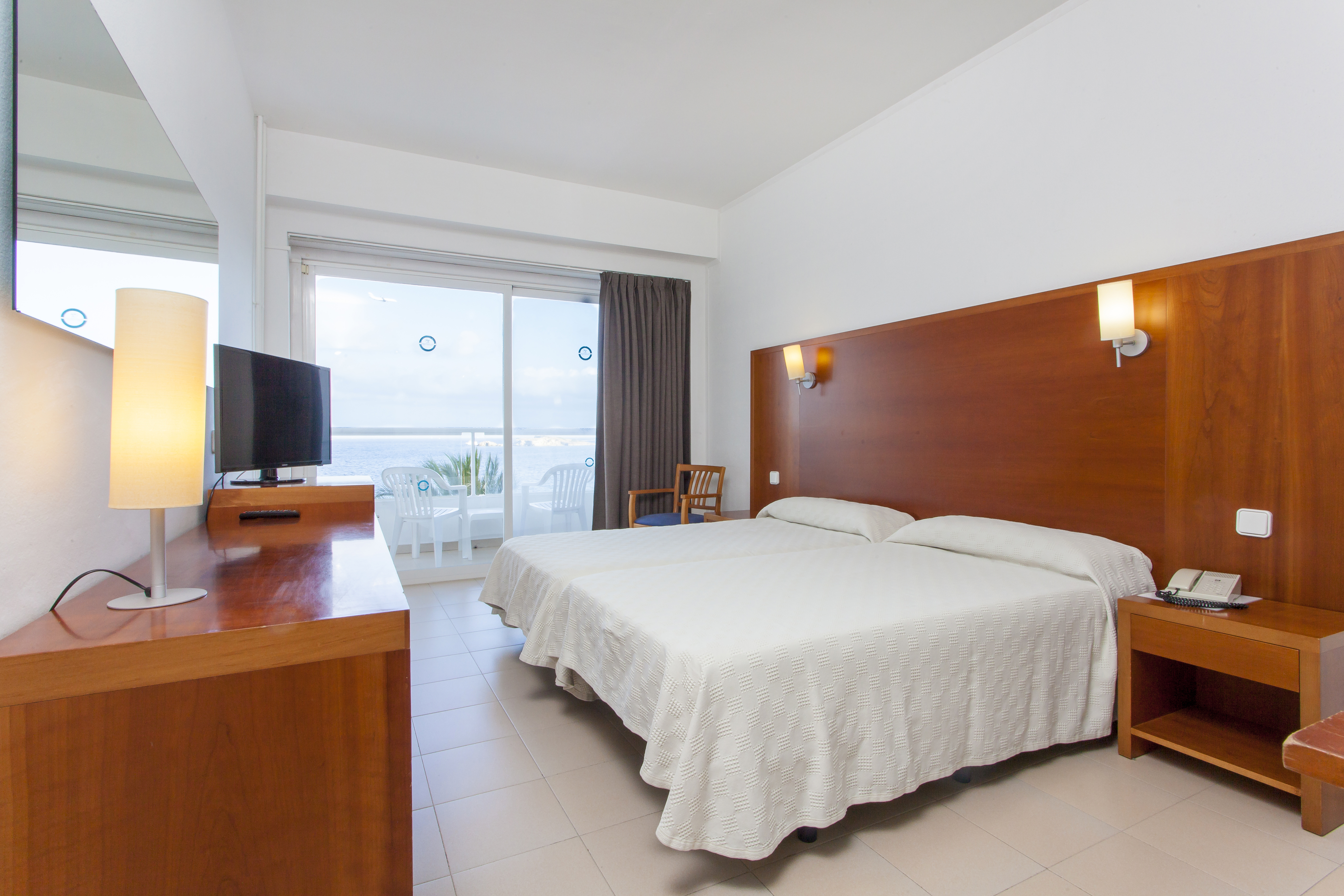 Double or Twin Sea View with Air Conditioning