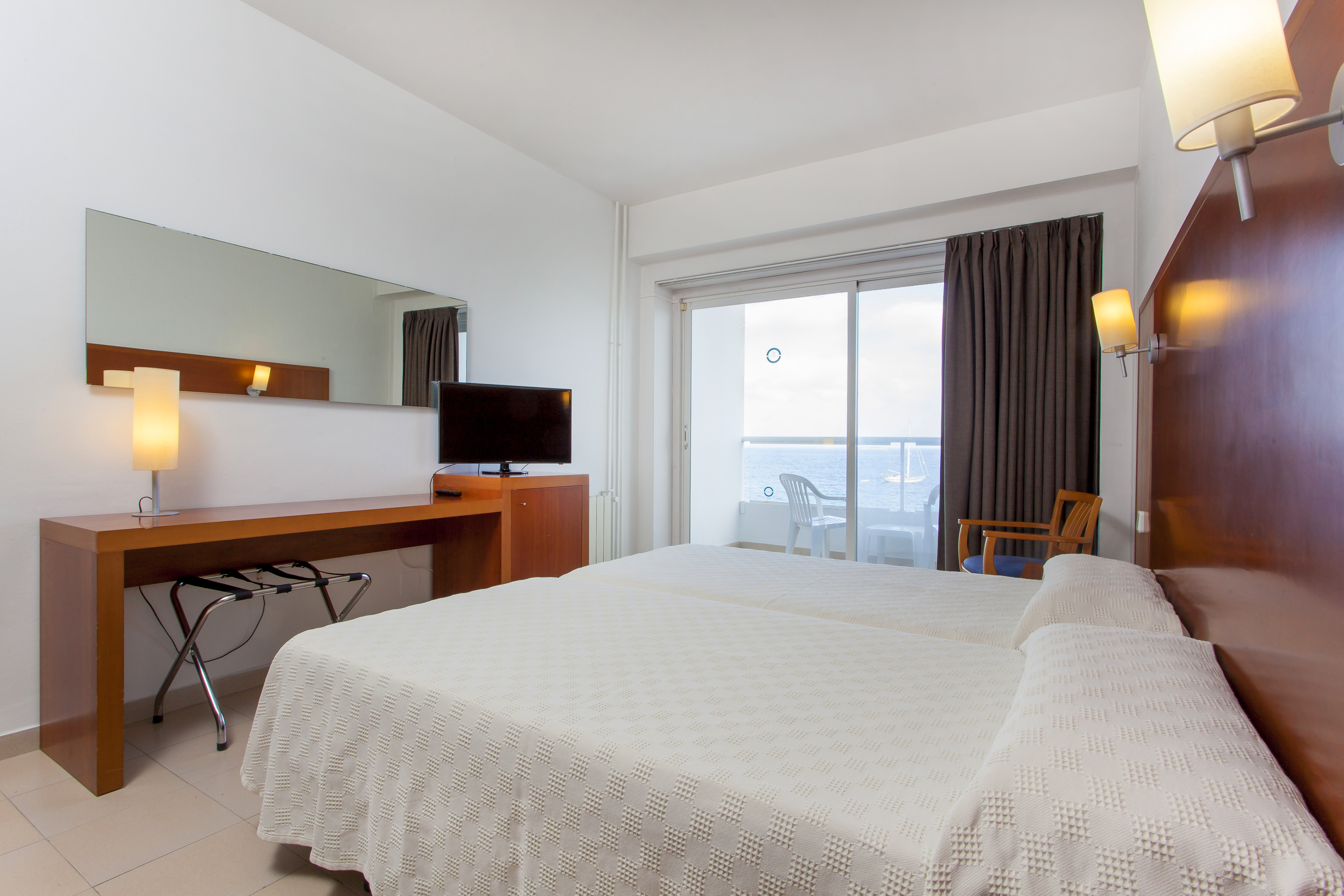 Double or Twin Sea View with Air Conditioning