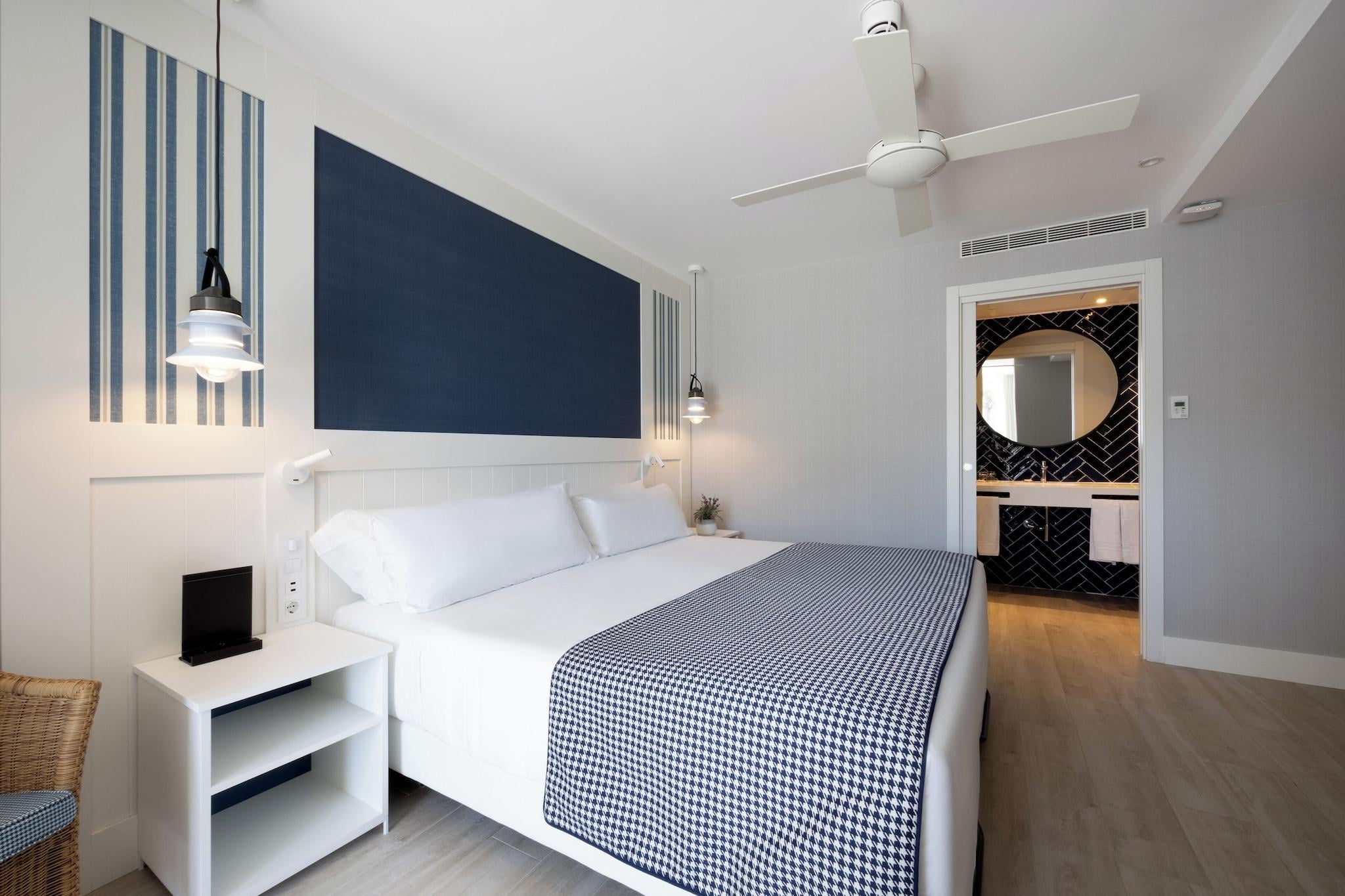 Double Single Premium with Views