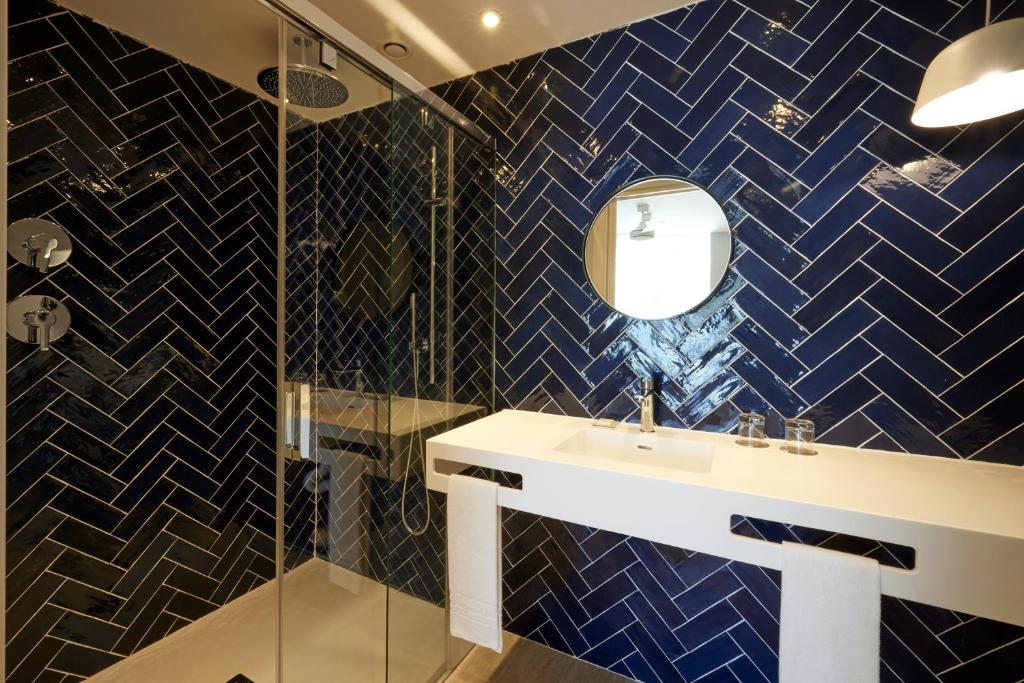 Double Single Premium