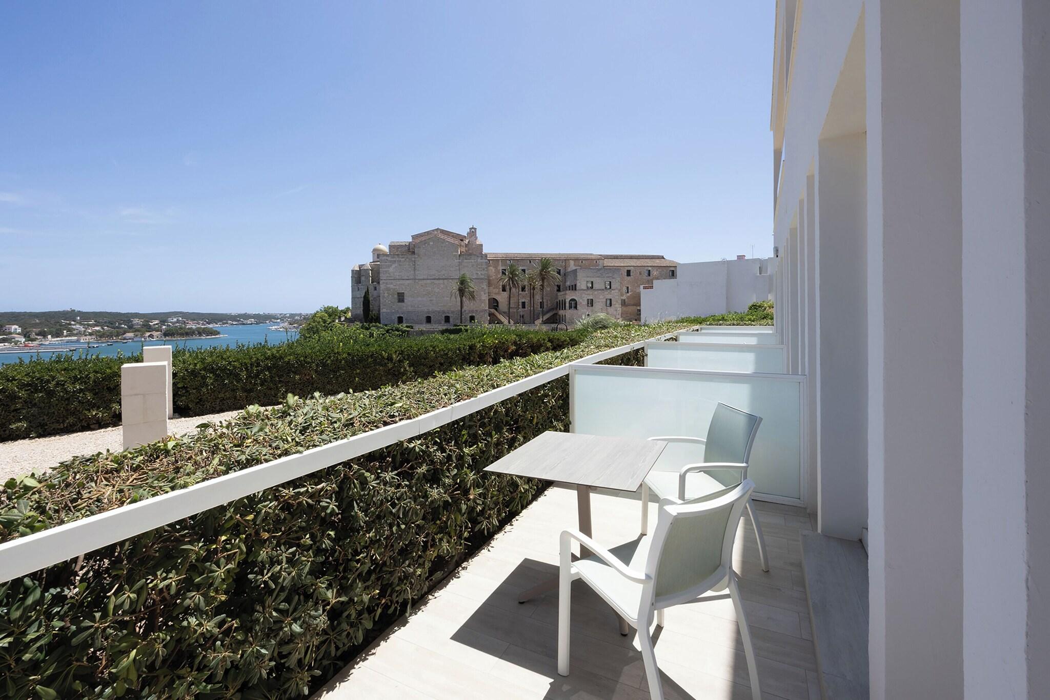 Double Single Premium with Views