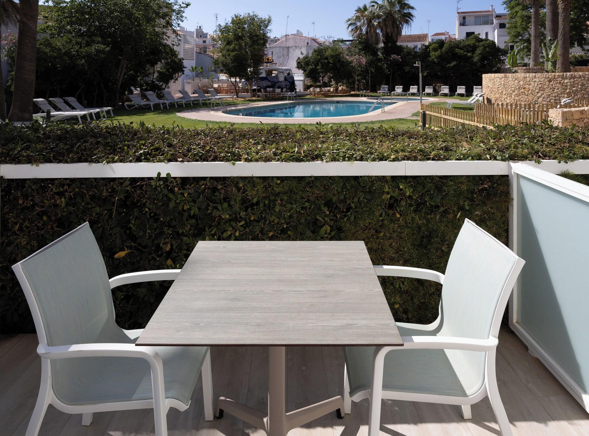 Triple Queen Size Bed