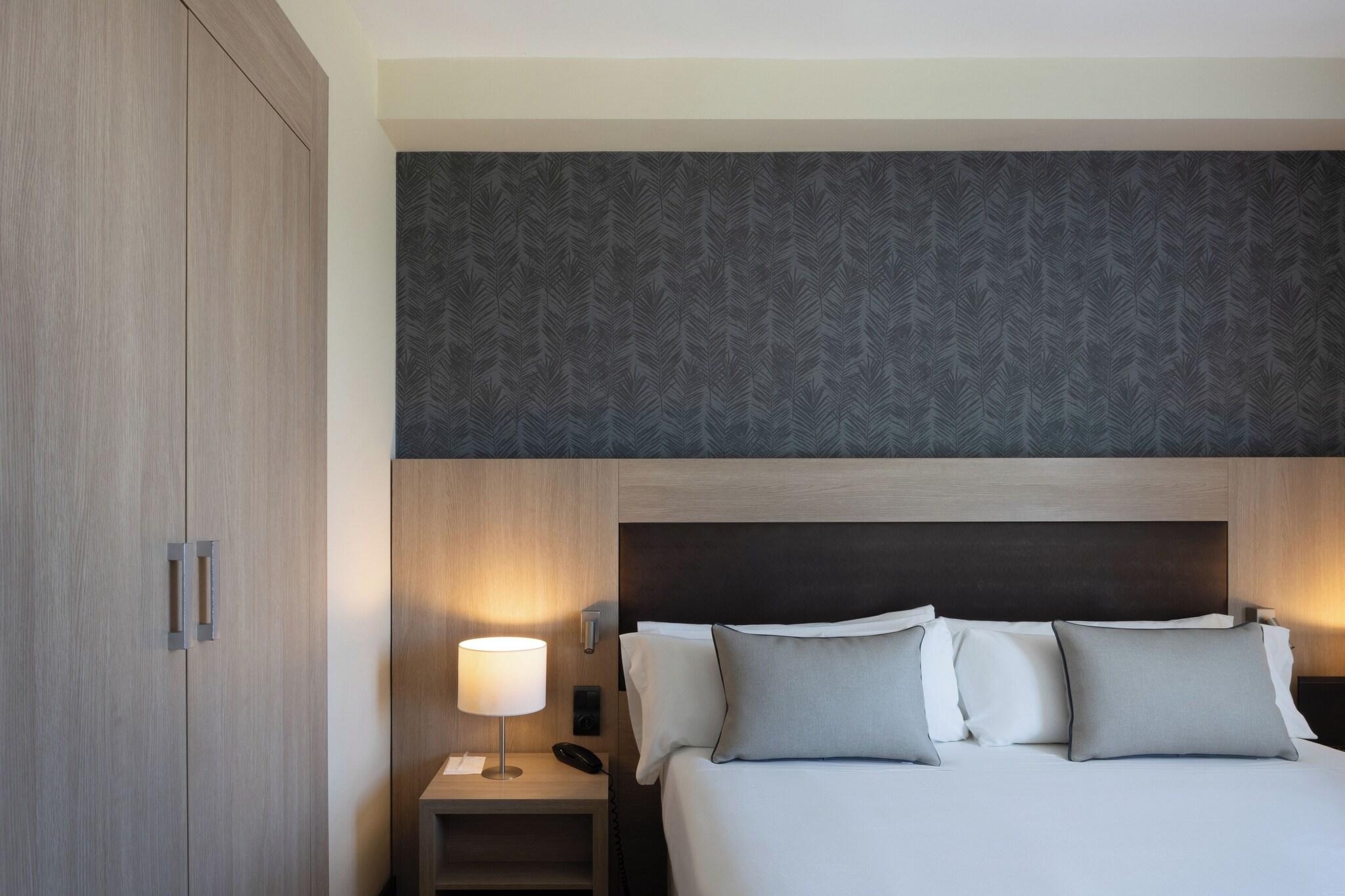 Triple Queen Size Bed