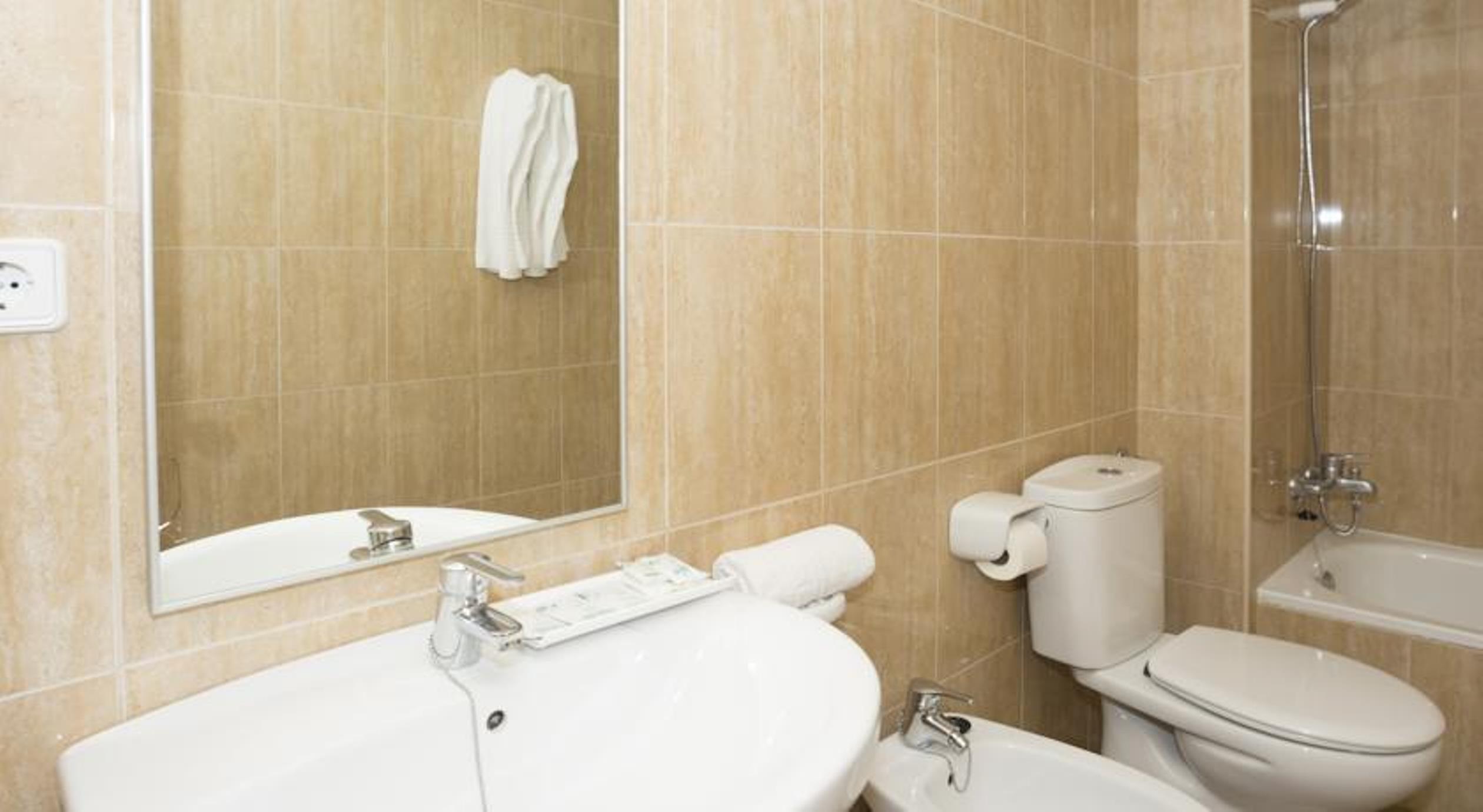 Double or Twin Standard