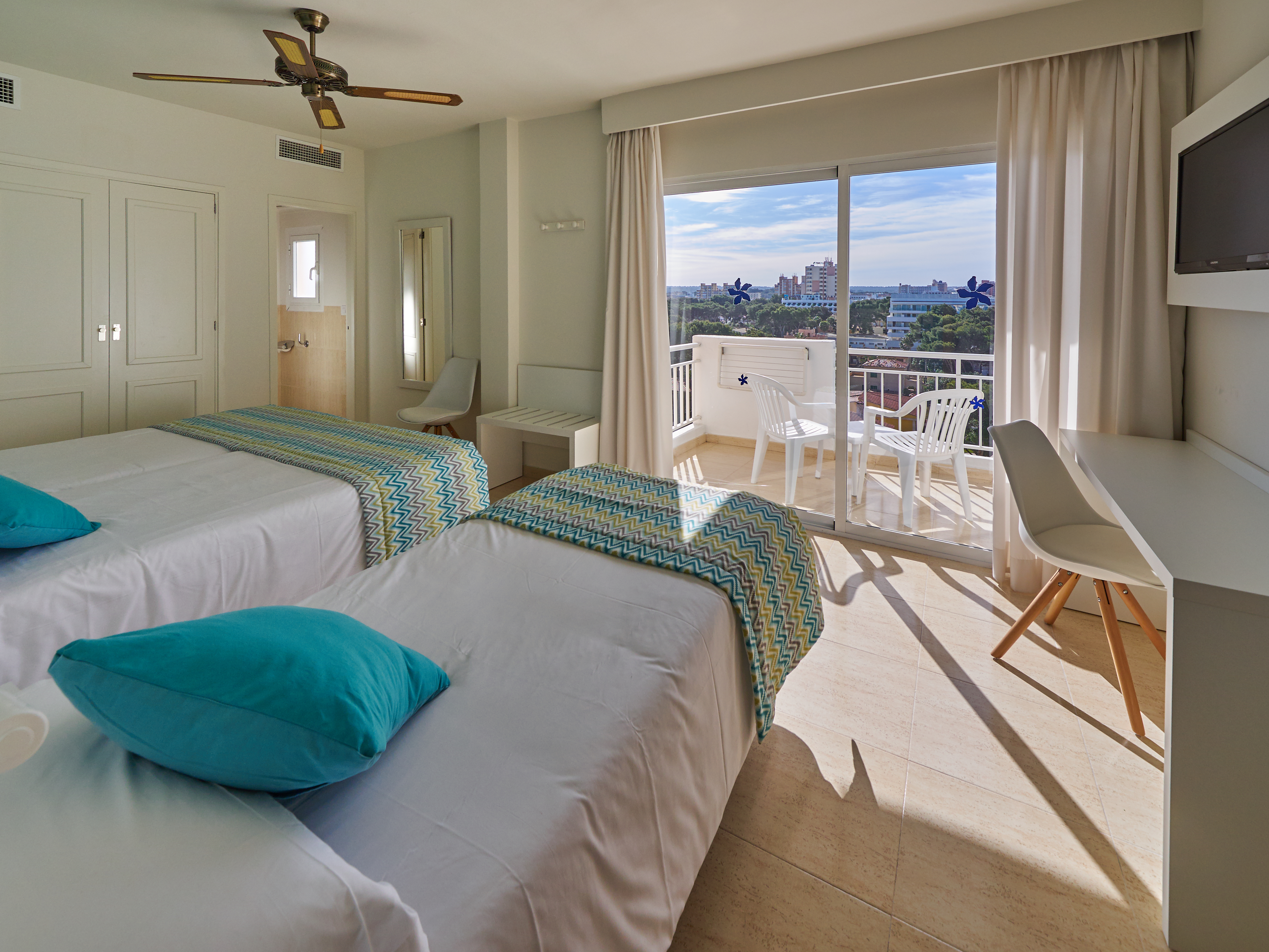 Double or Twin Capacity 3