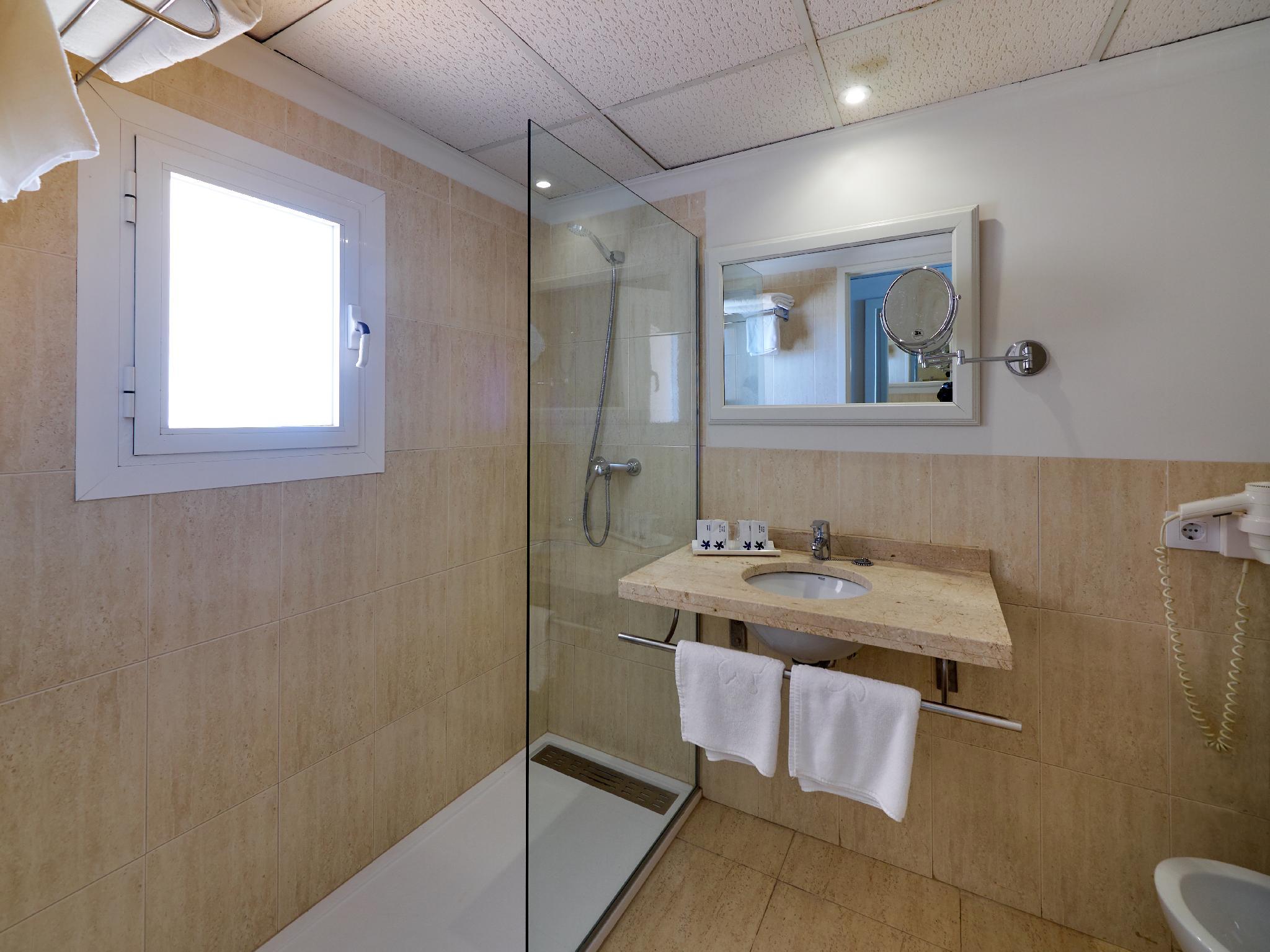 Double or Twin Standard