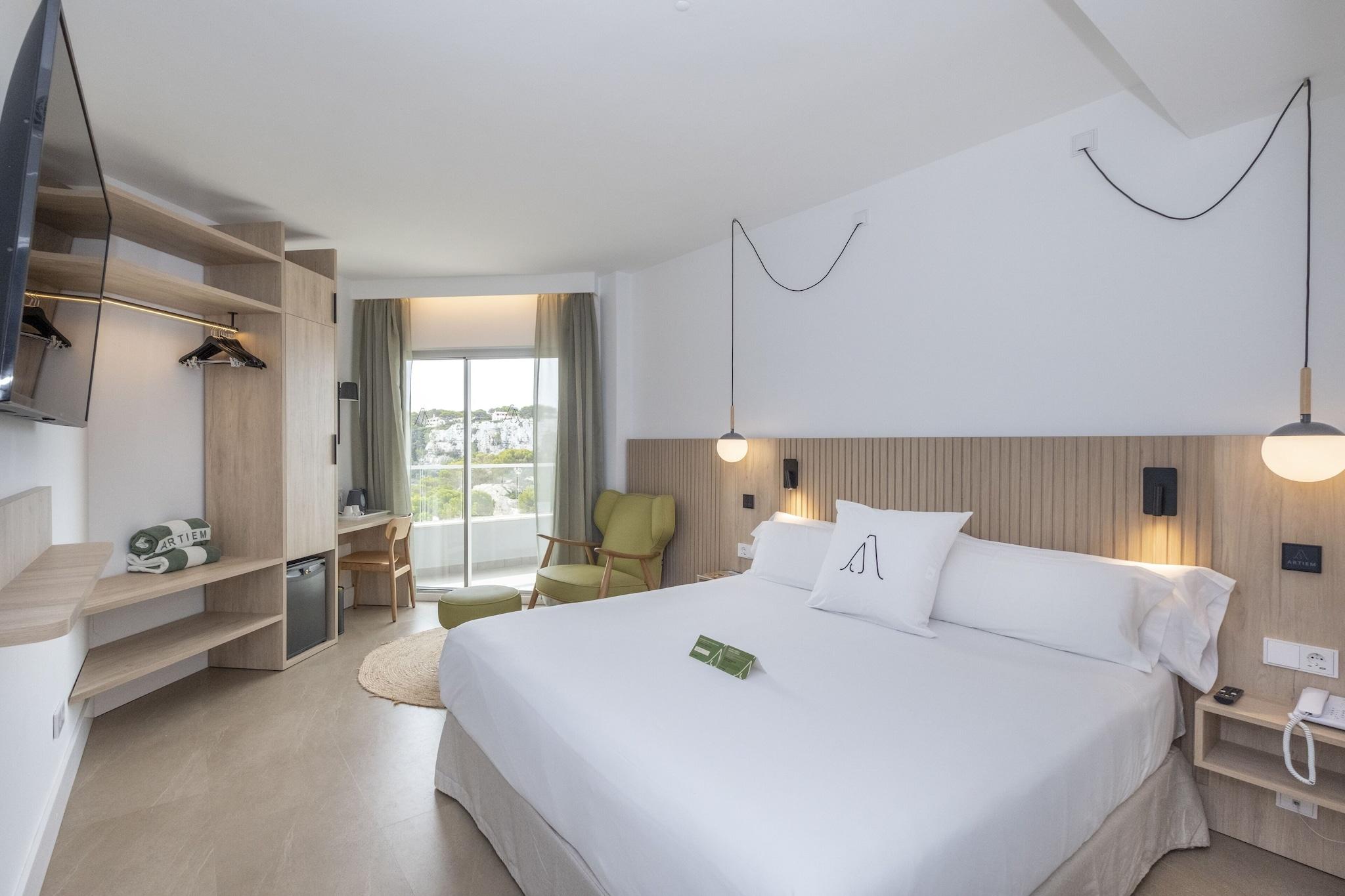 Double Queen Size Bed