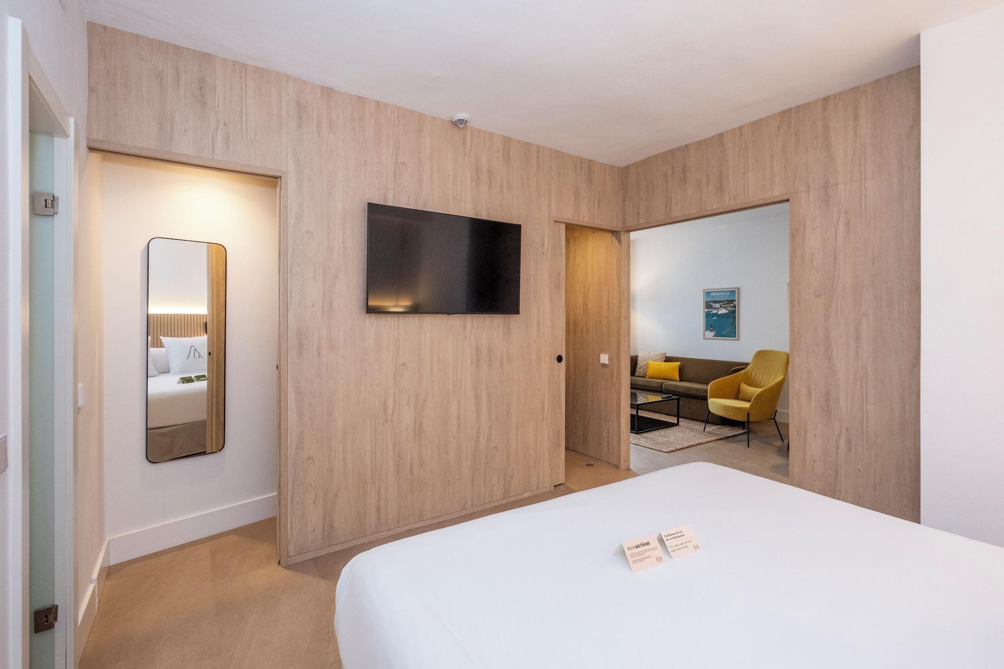 Junior Suite Premier Queen Bed