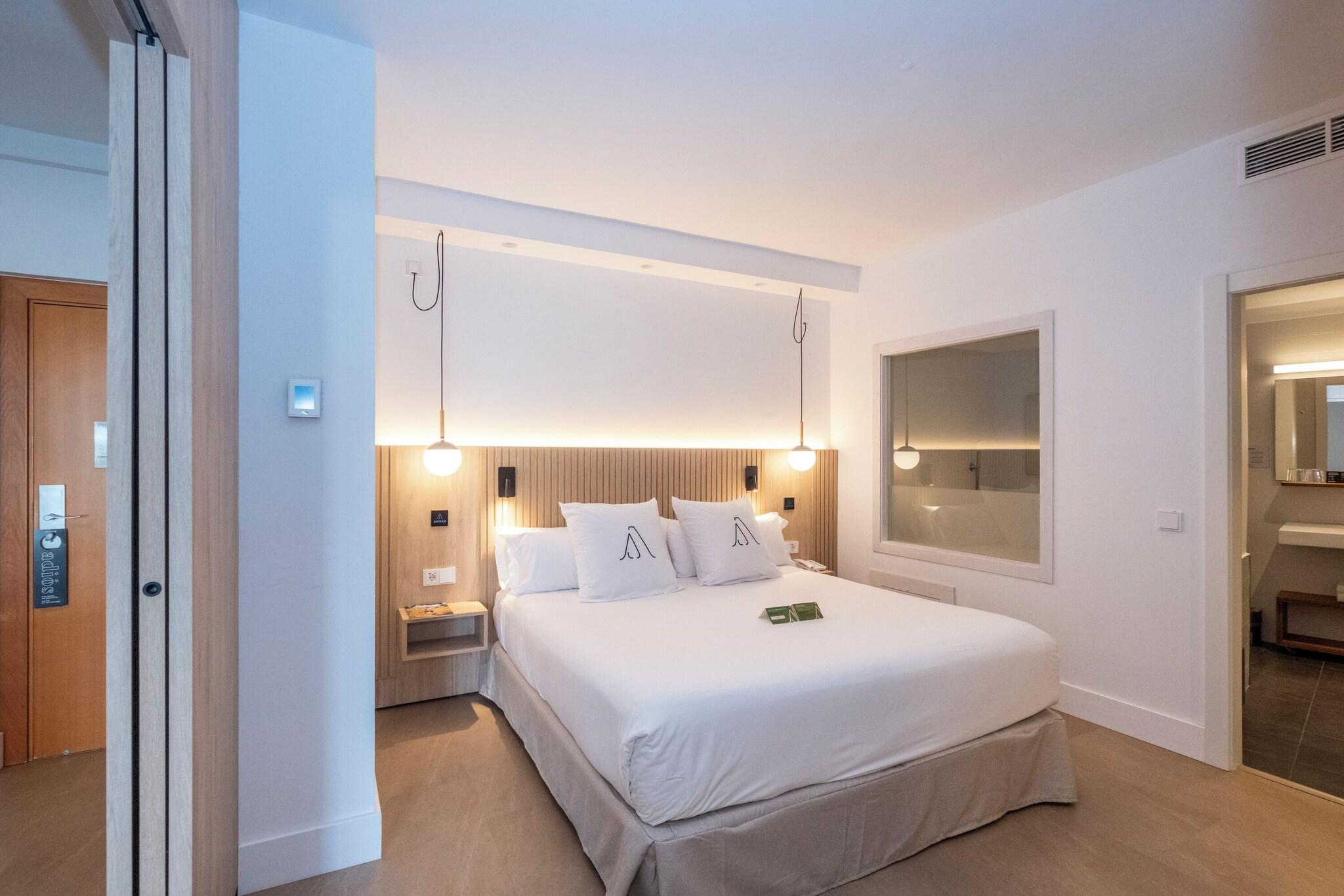 Junior Suite Premier Queen Bed