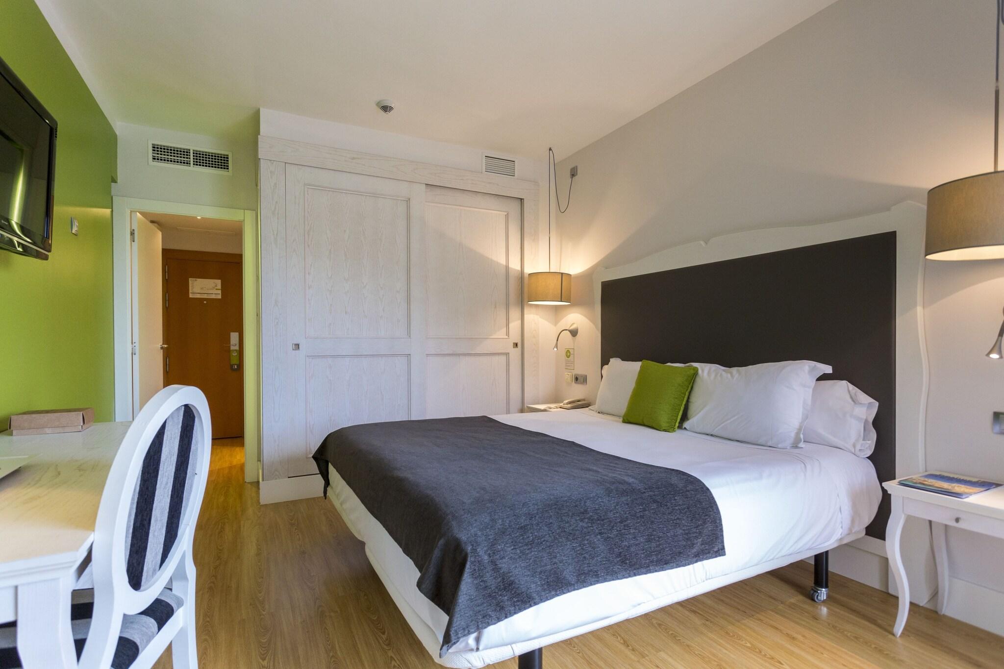 Double Premium Queen Bed