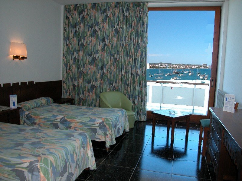 Double or Twin Sea View with Air Conditioning