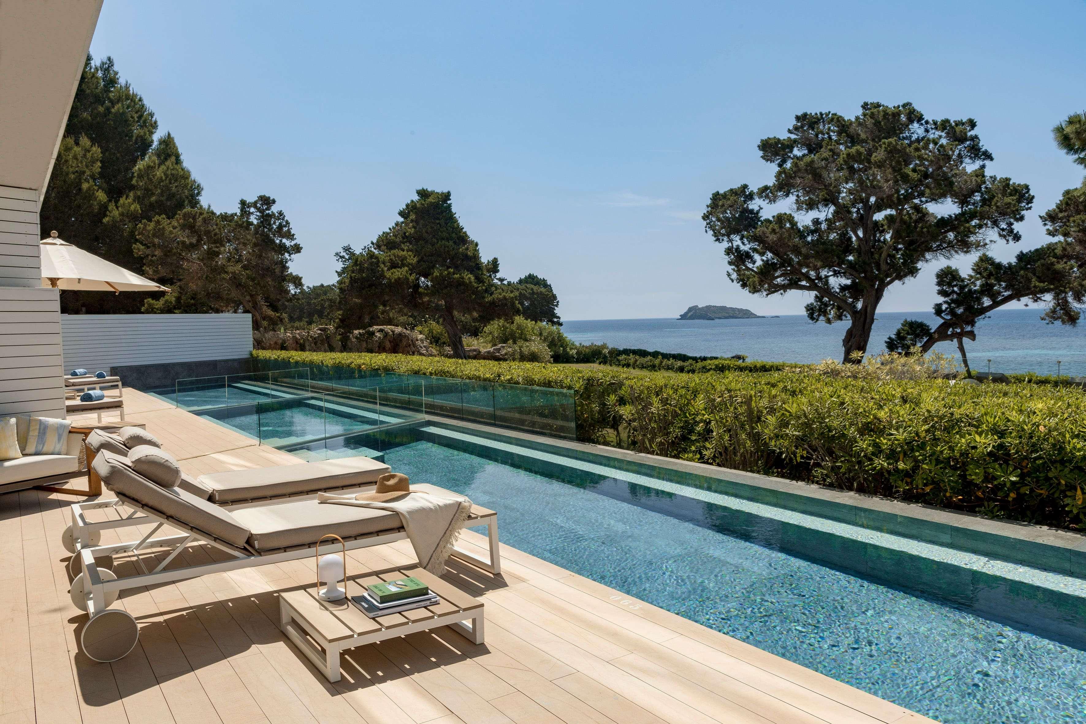 Suite Three Bedrooms with Private Pool