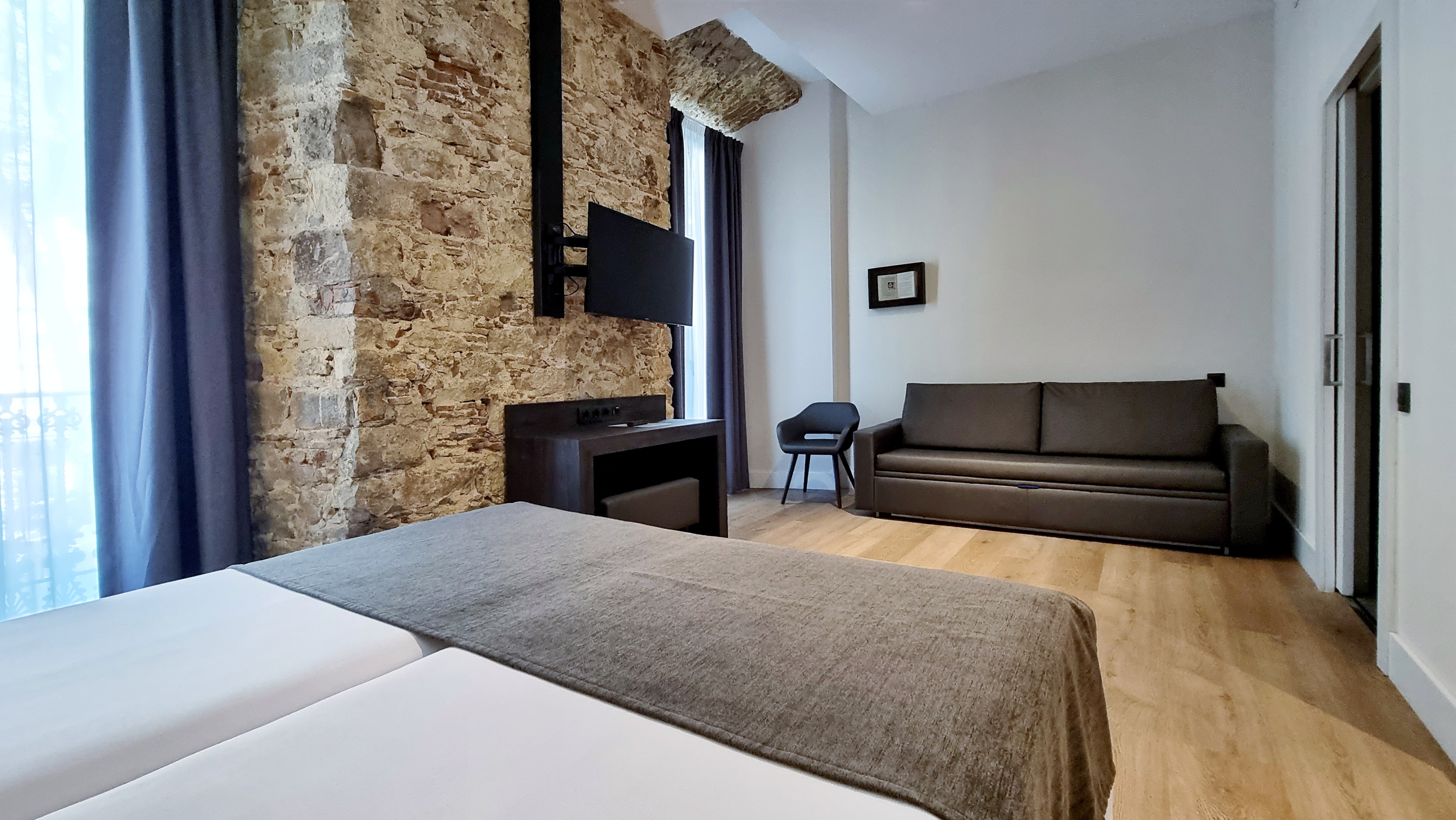 Family Room Capacity 4