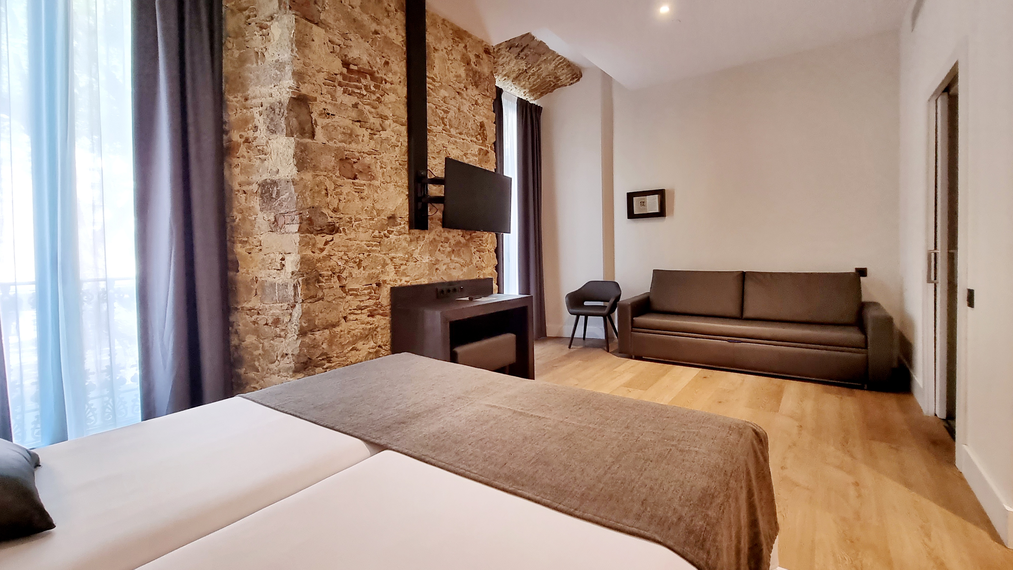 Family Room Capacity 2