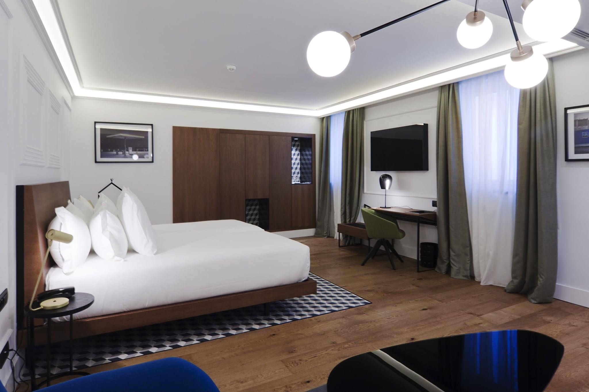 Twin Premium with Views