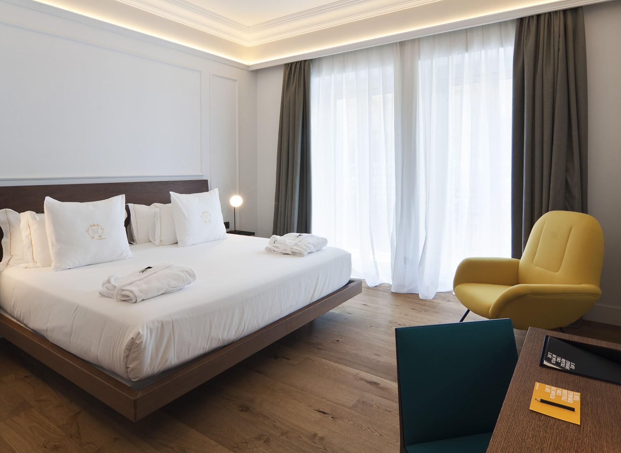 Double Superior King Bed