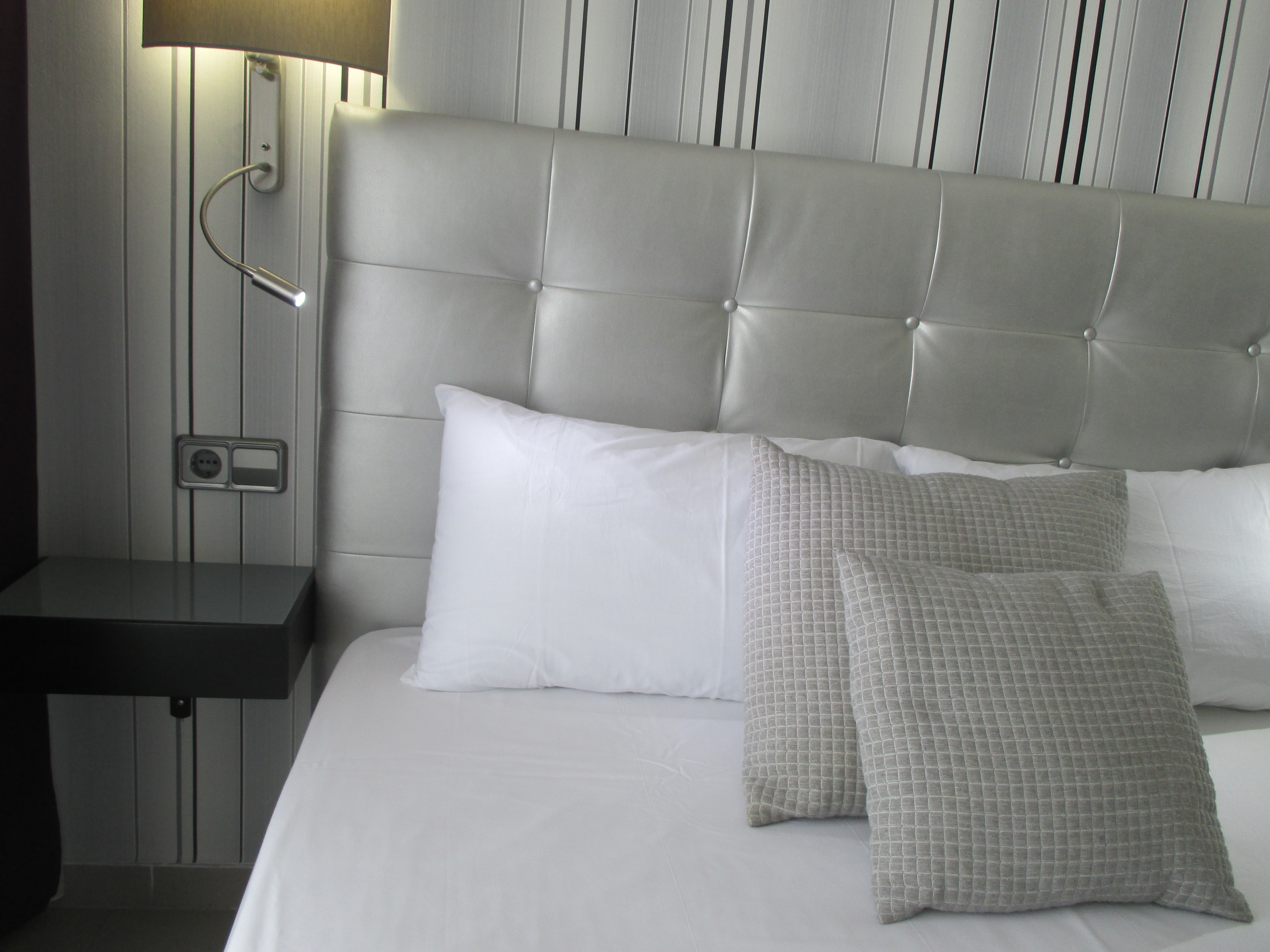 Single Superior Pool View