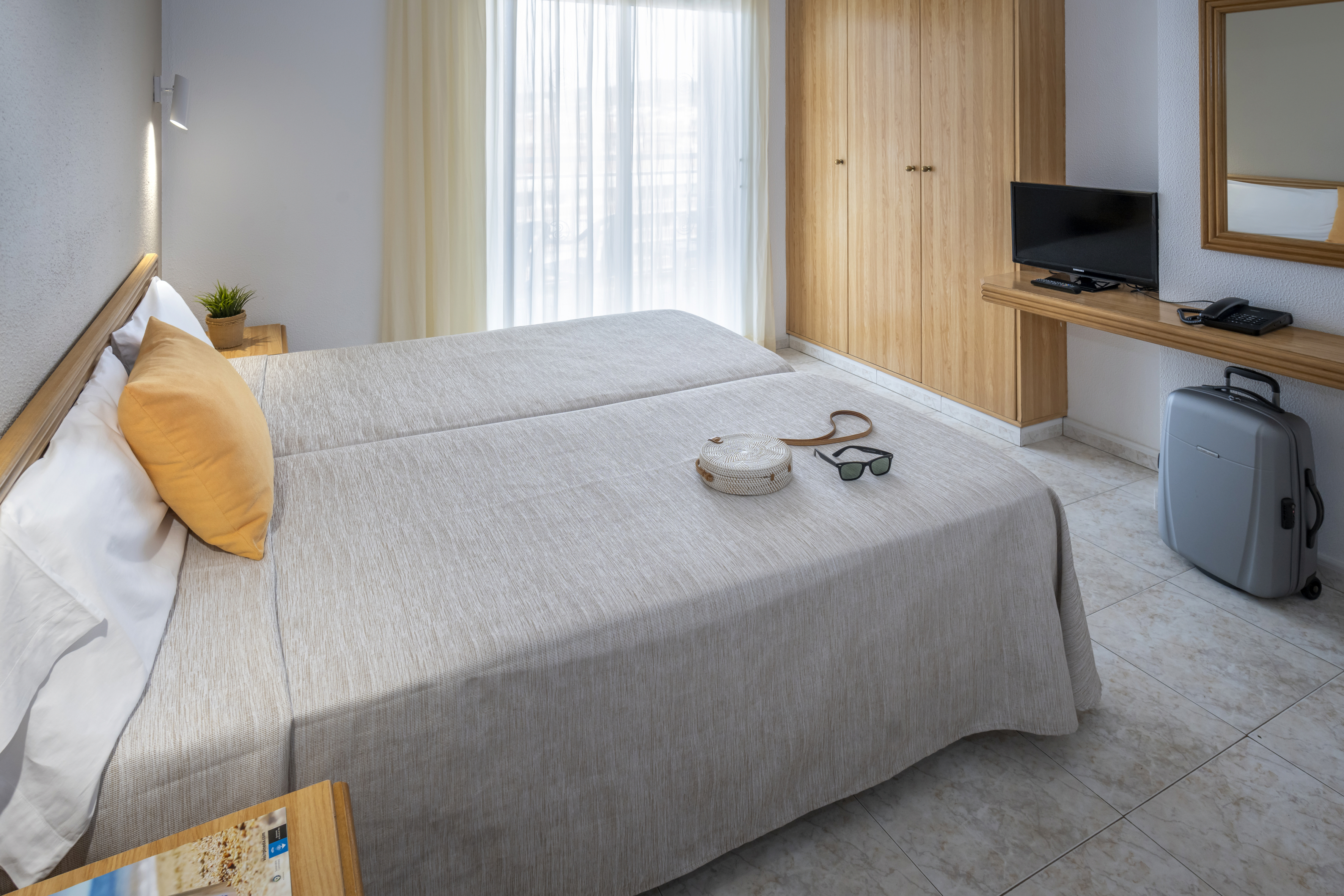 Double or Twin Side Sea View