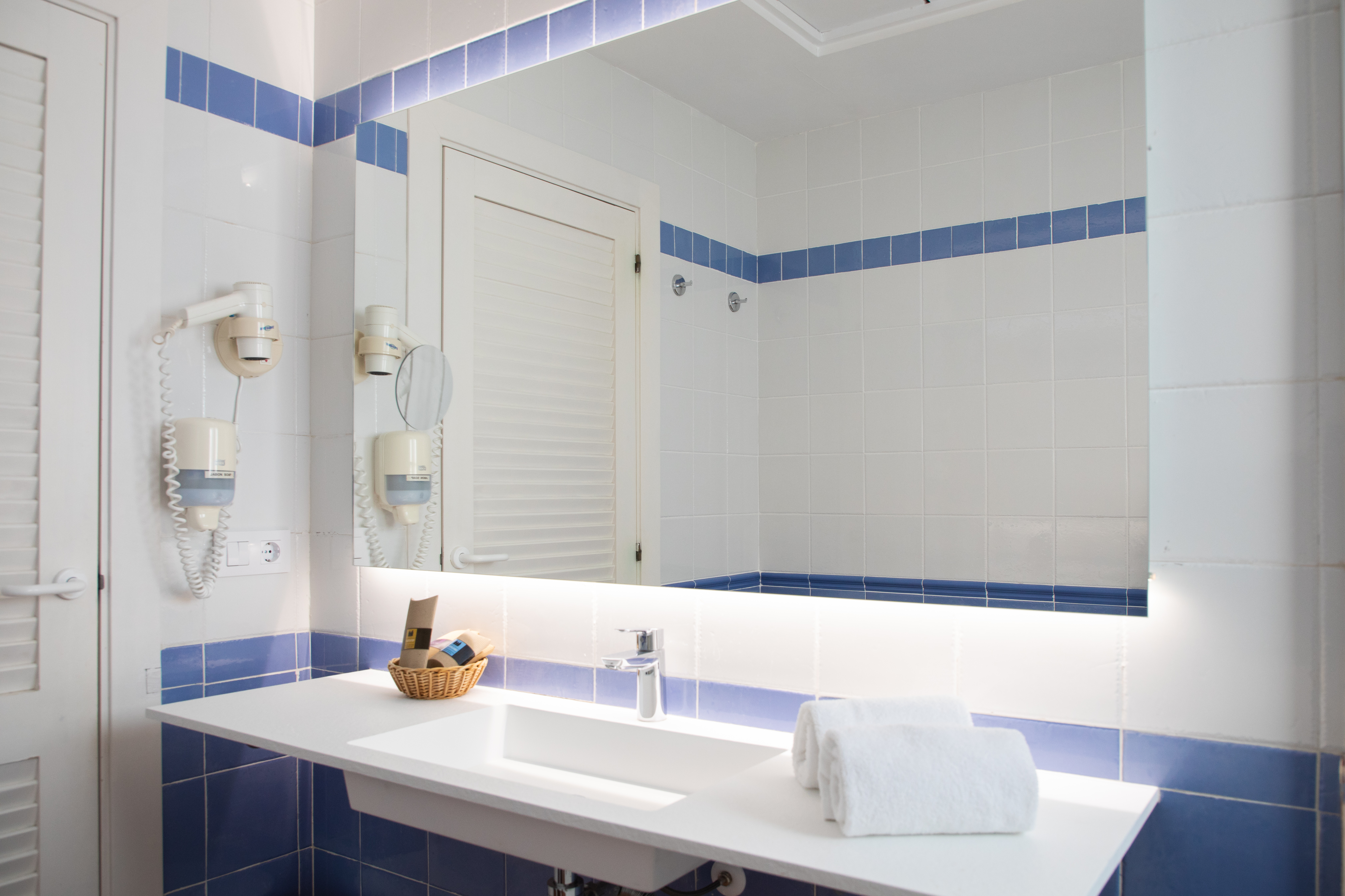 Double or Twin Superior