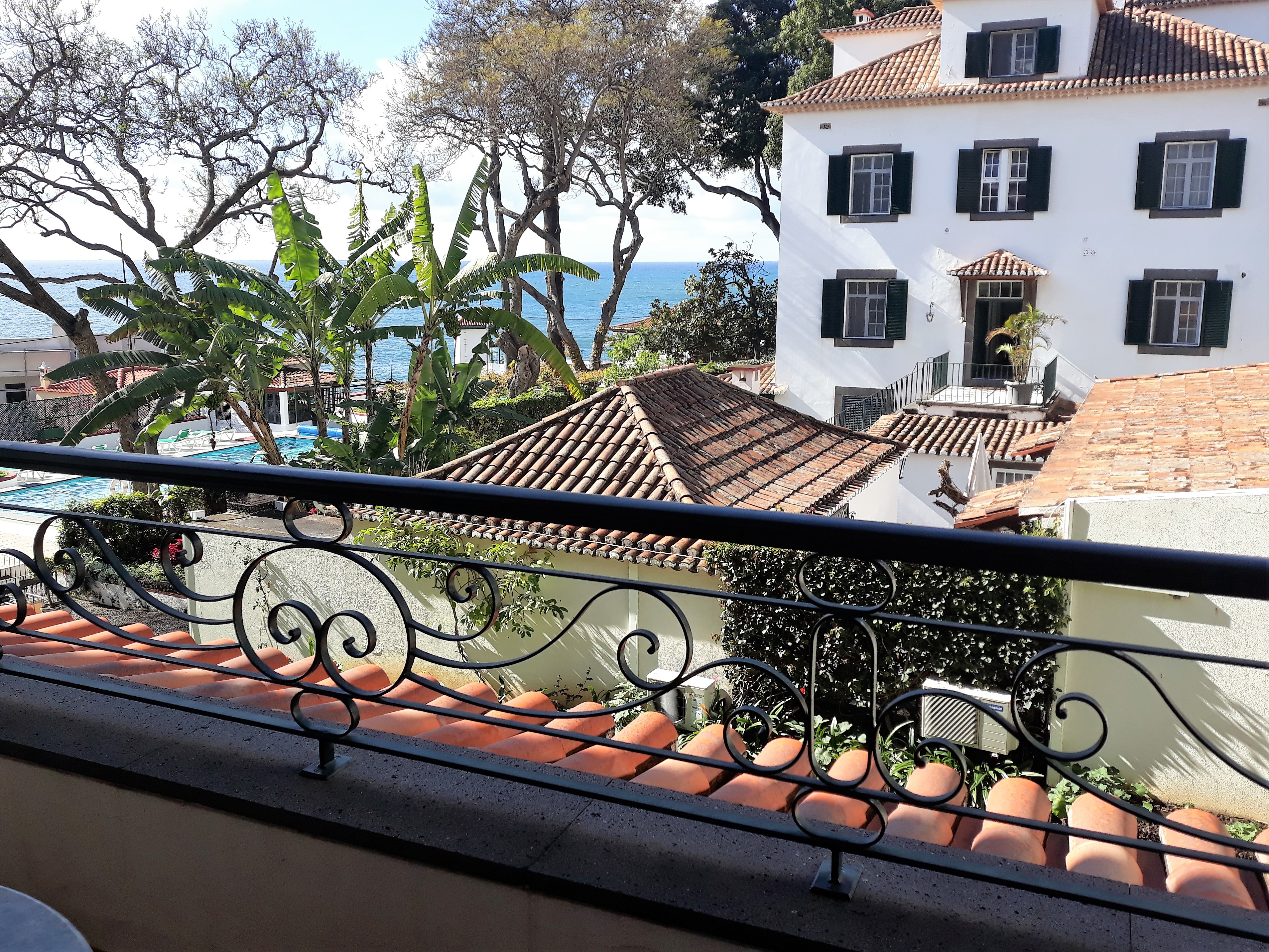Double or Twin Superior Side Sea View