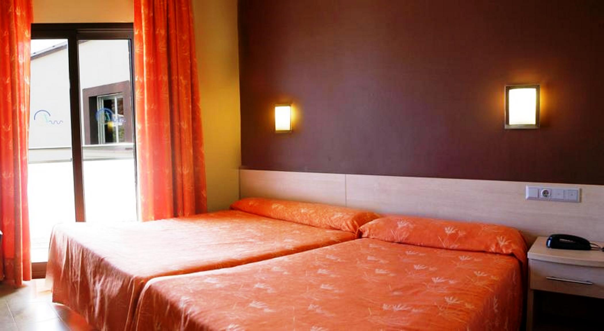 Double or Twin Capacity 4