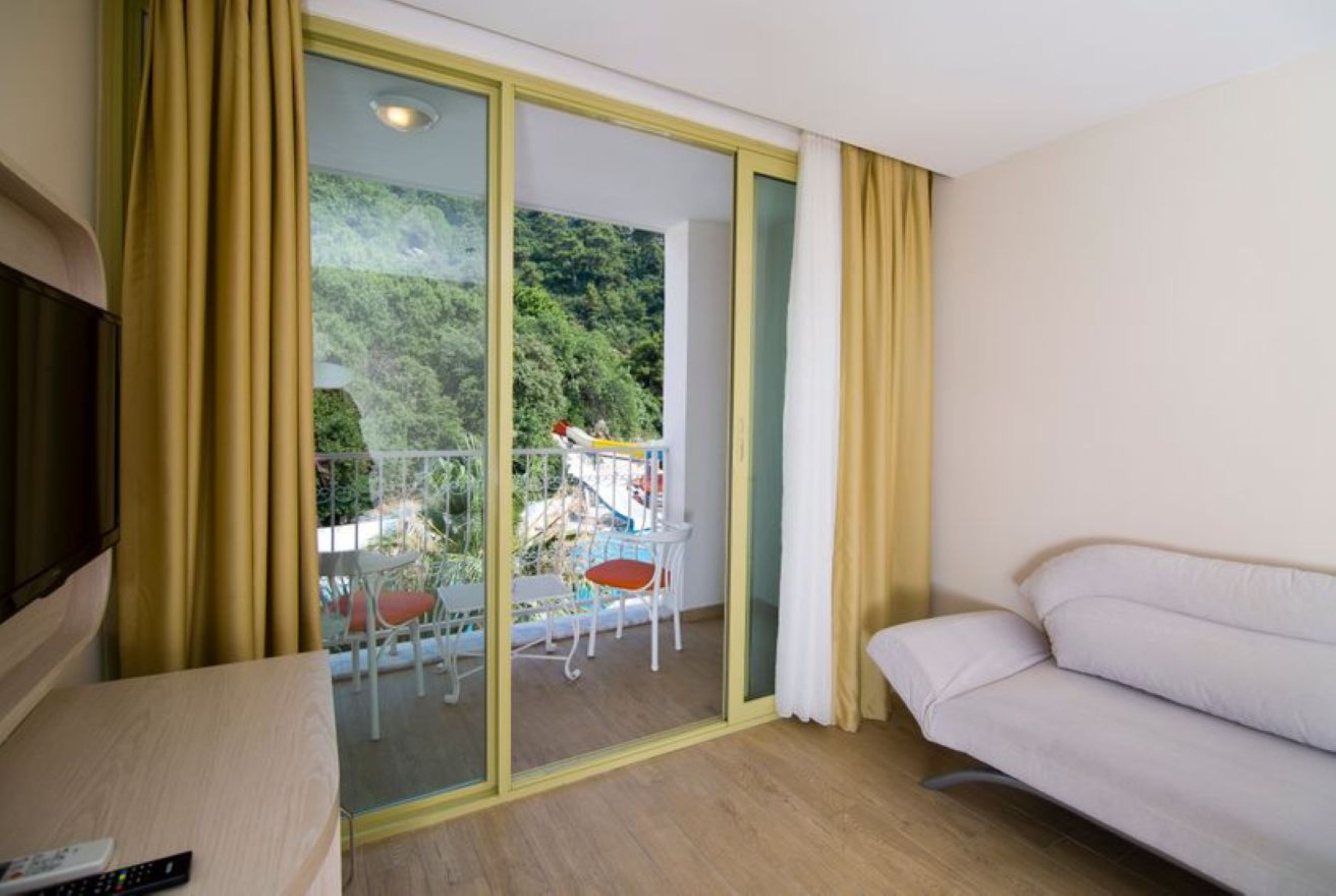 Family Room Connecting Room