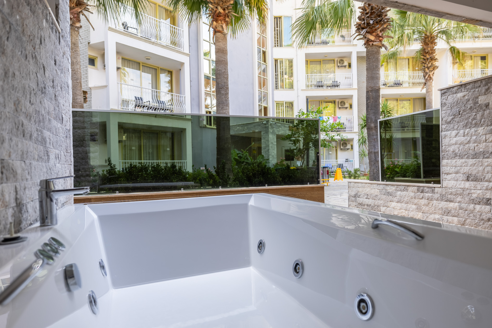 Suite Deluxe with Jacuzzi