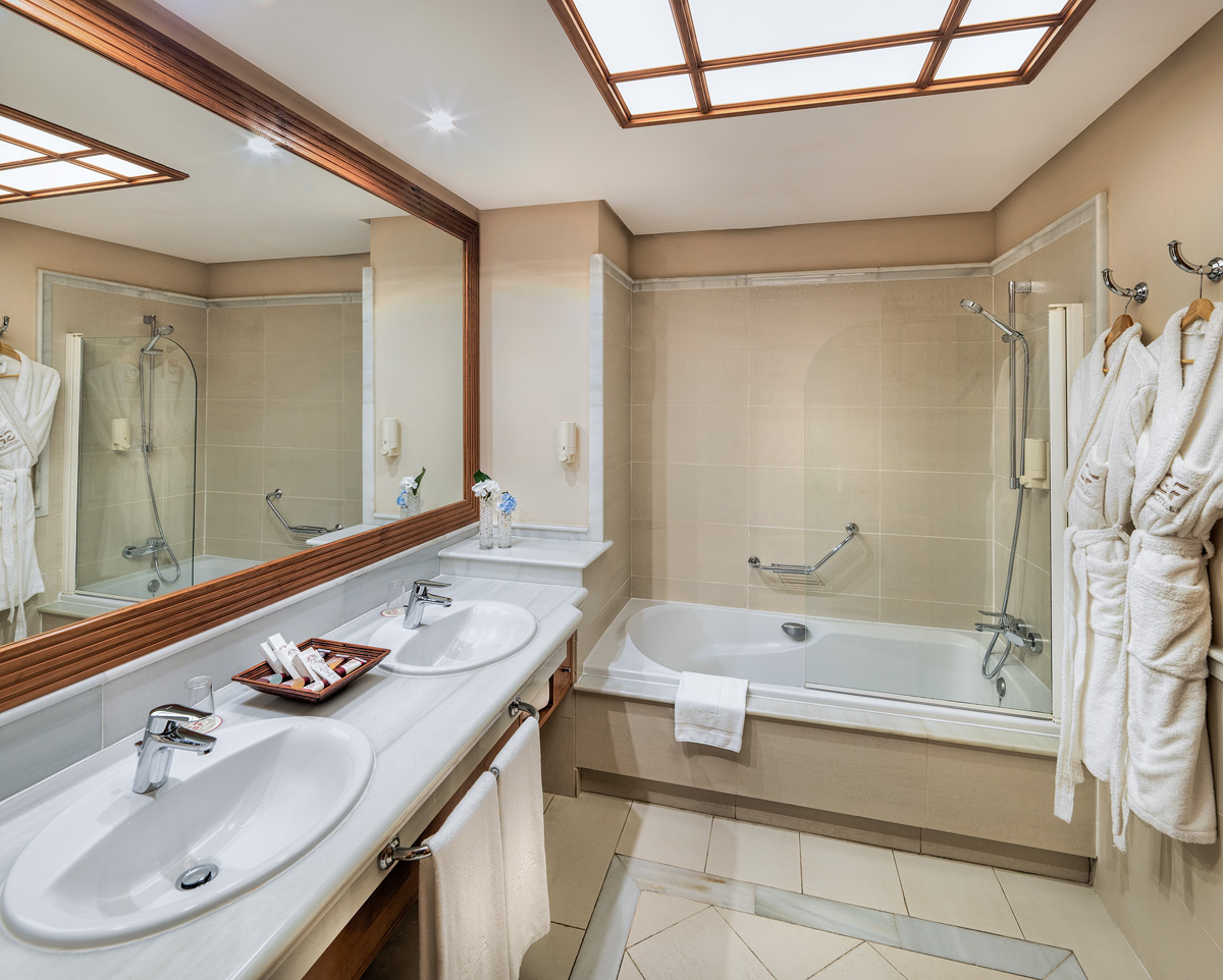 Double or Twin Side Sea View