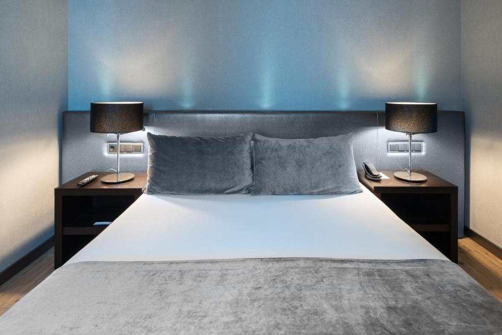 Double or Twin Standard