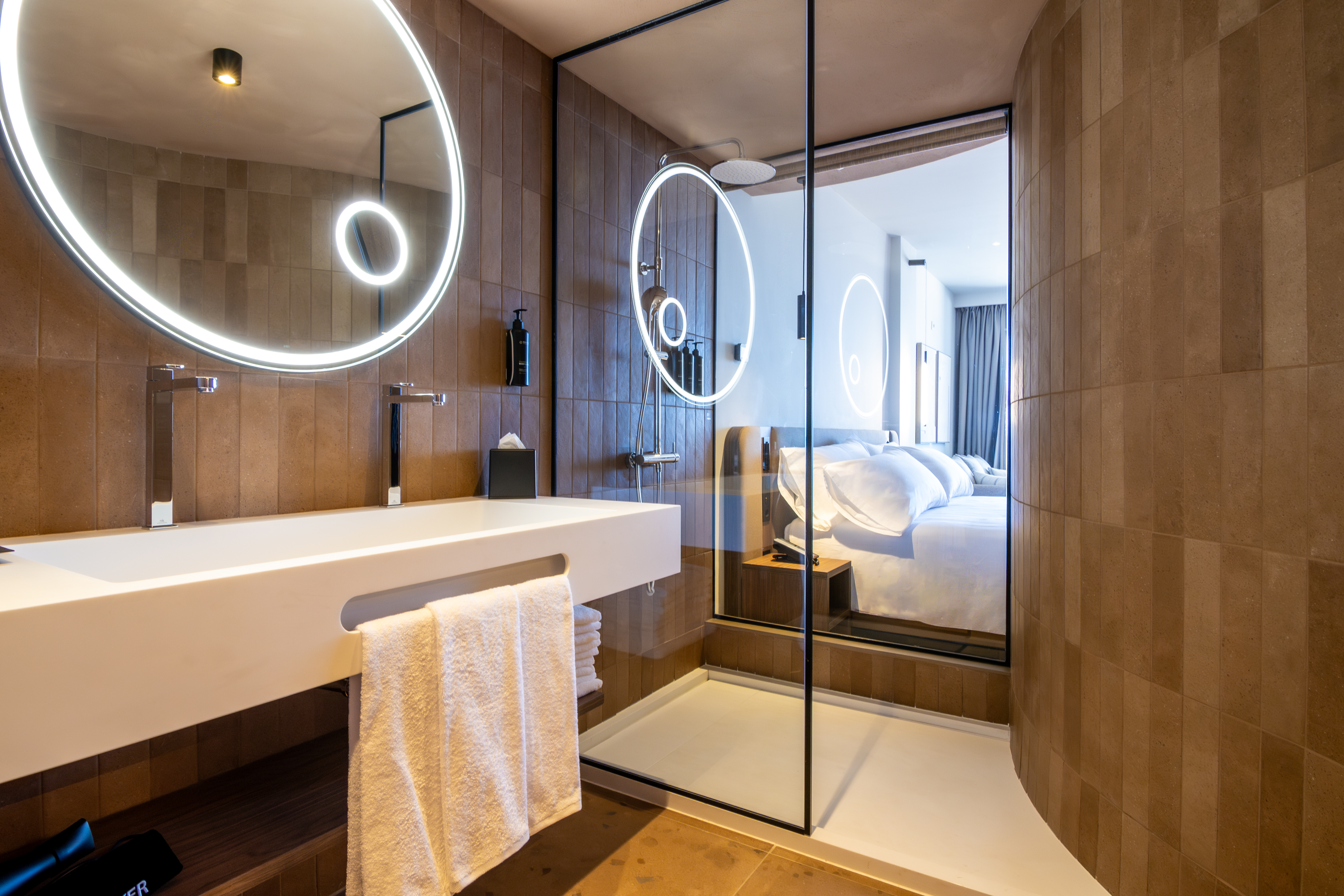 Junior Suite Deluxe Side Sea View