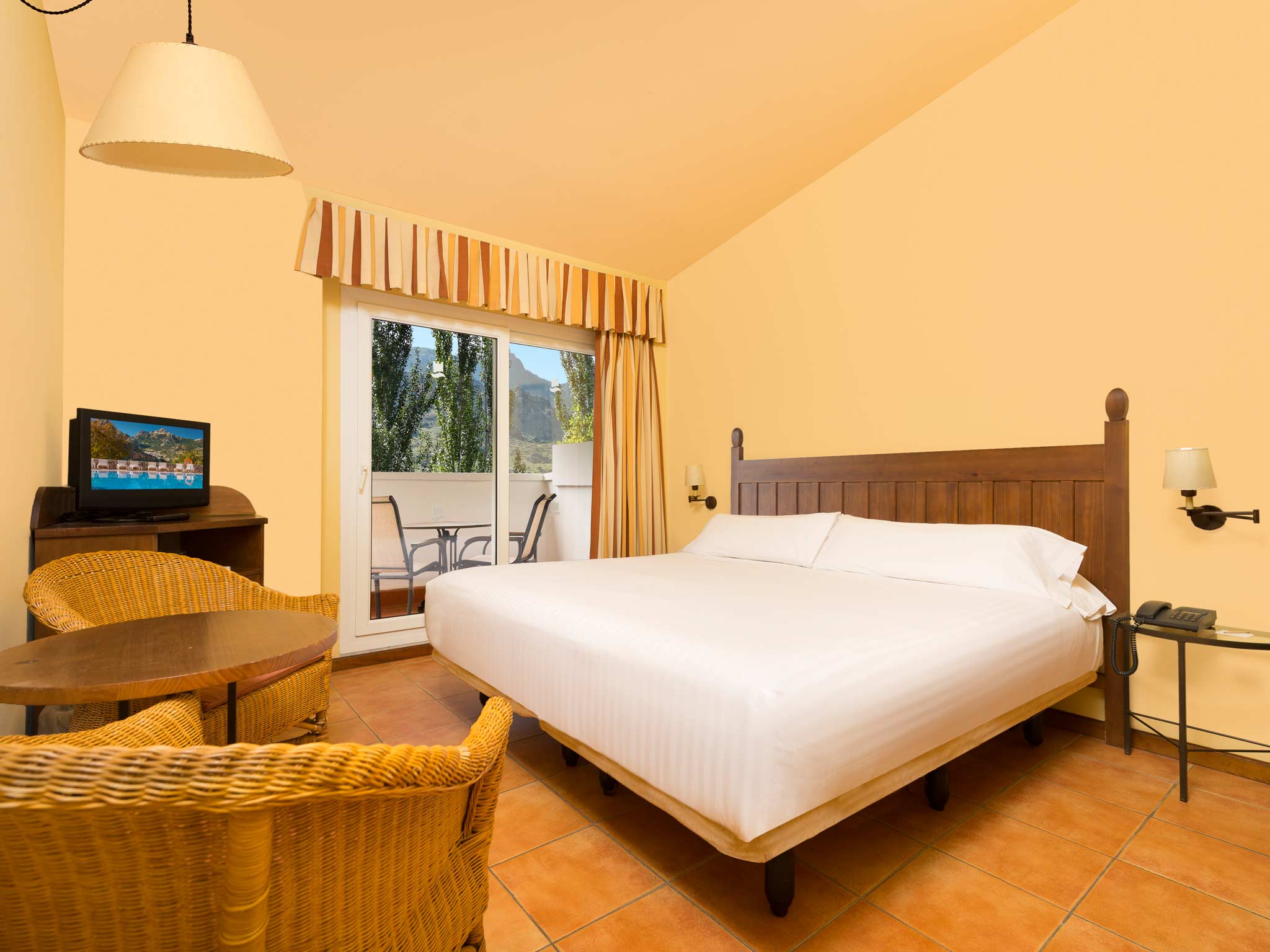 Double or Twin Standard