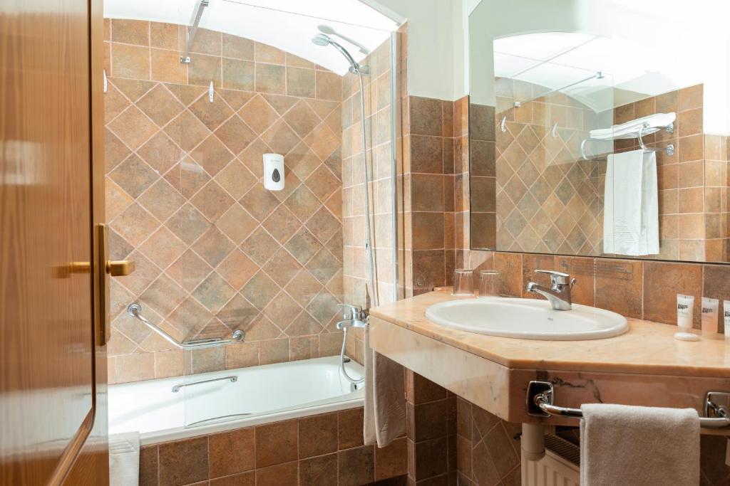 Family Room Superior