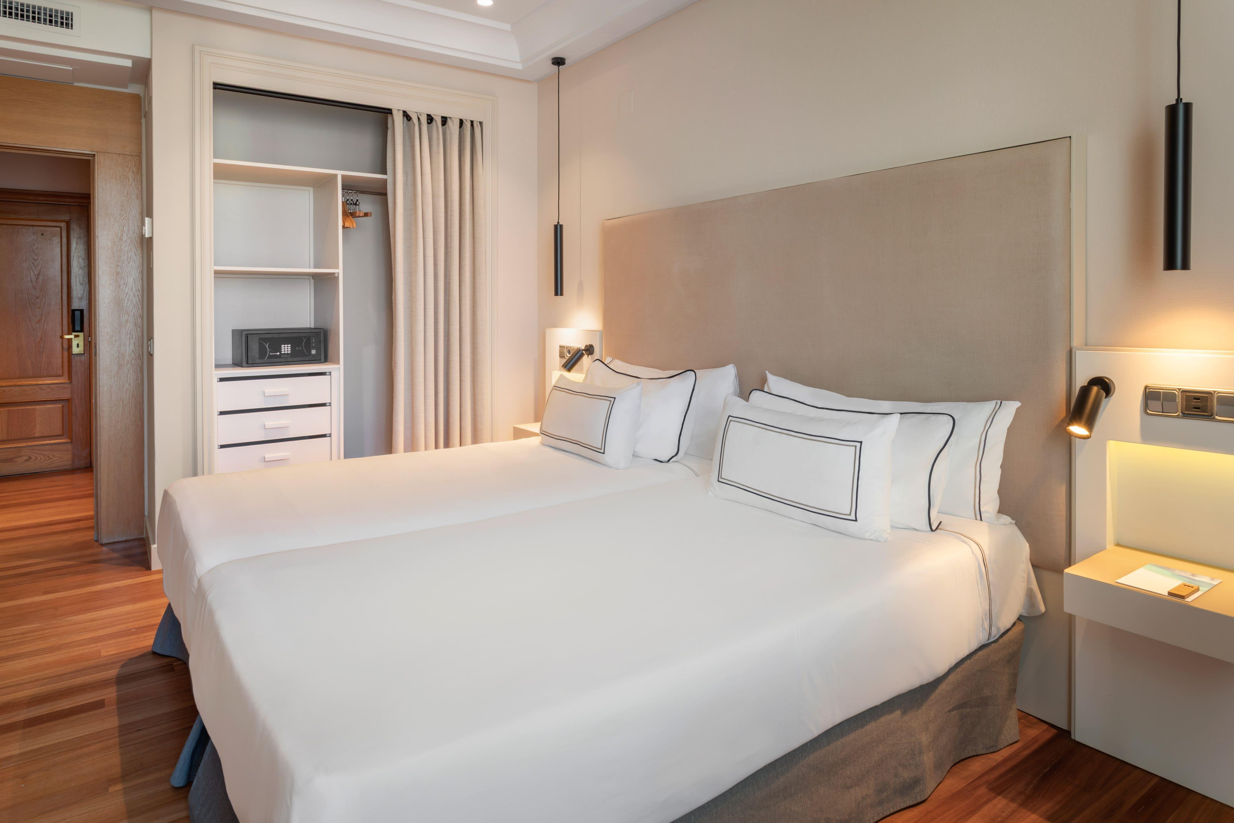 Double or Twin Deluxe Sea View