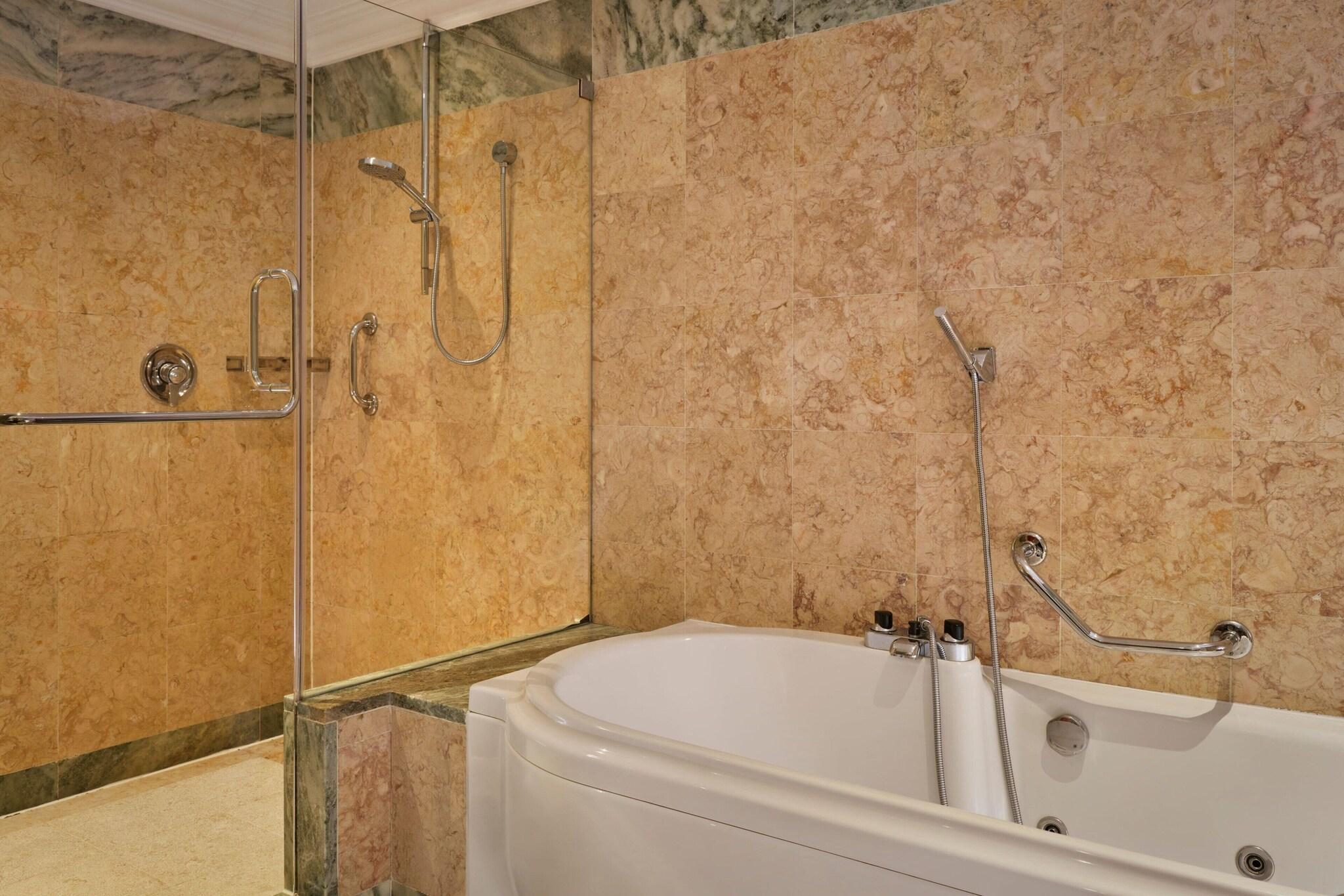 Suite Presidential with Views