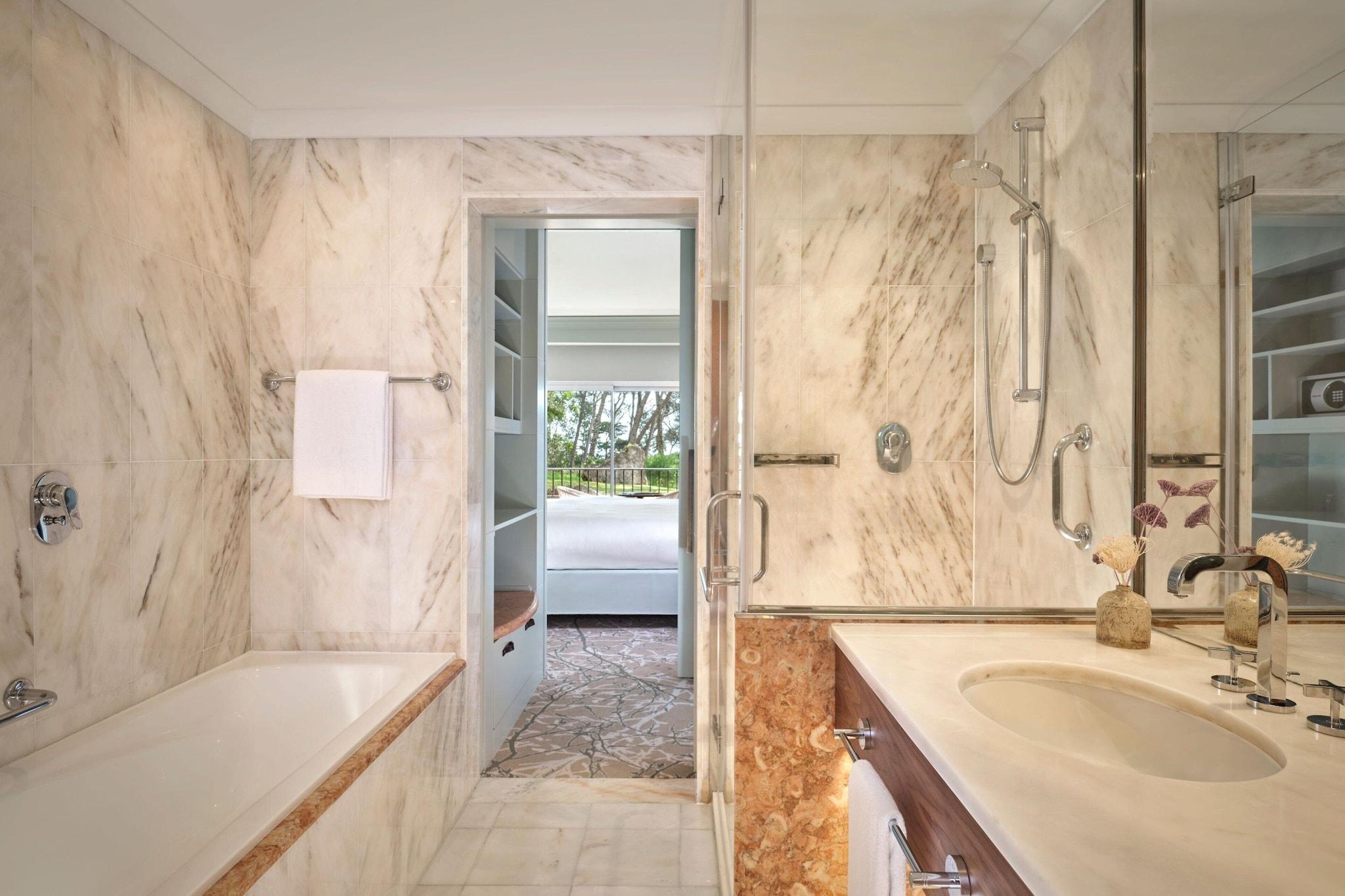 Twin Deluxe Park View