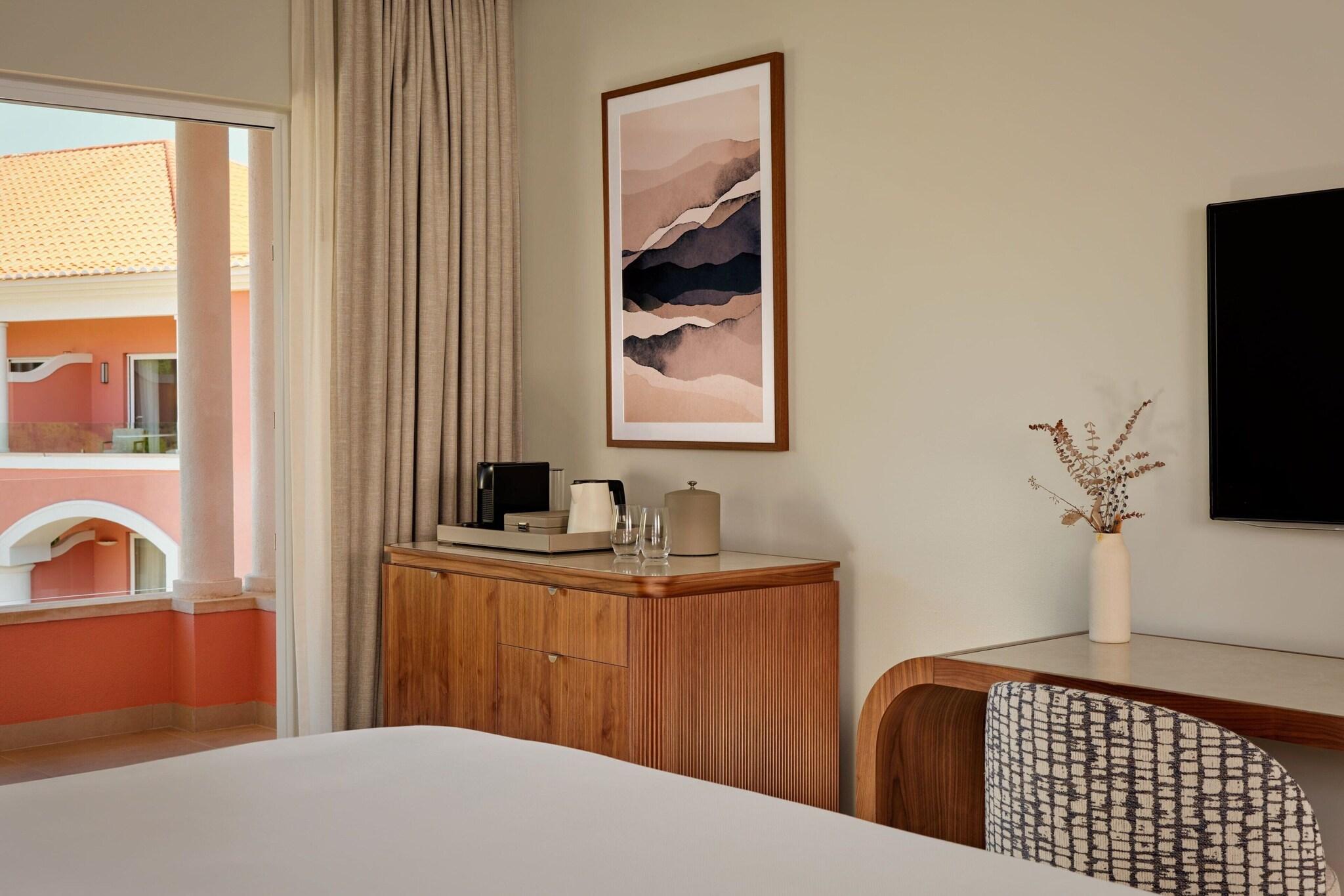 Double Deluxe King Bed