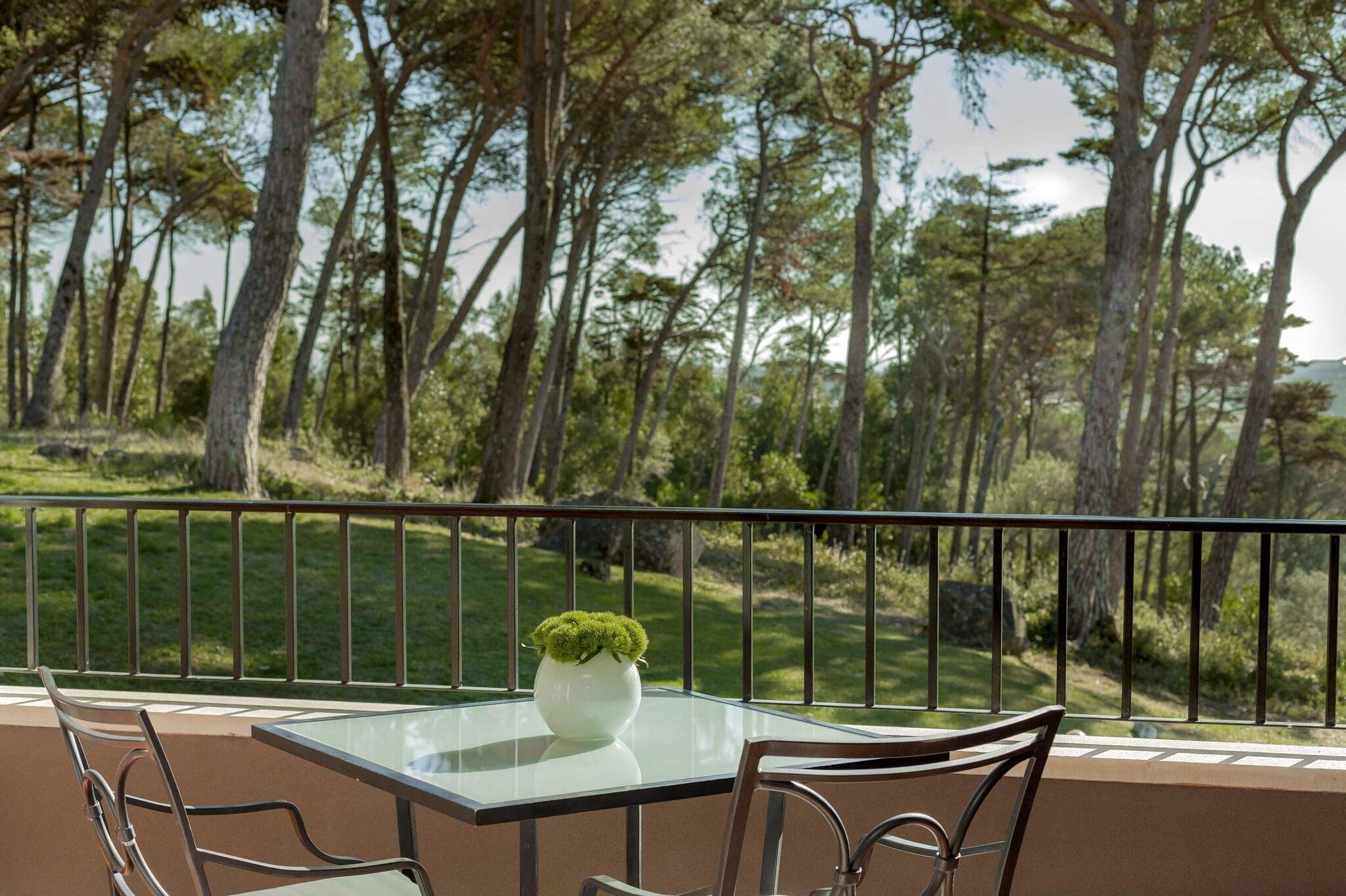 Double Deluxe King Bed