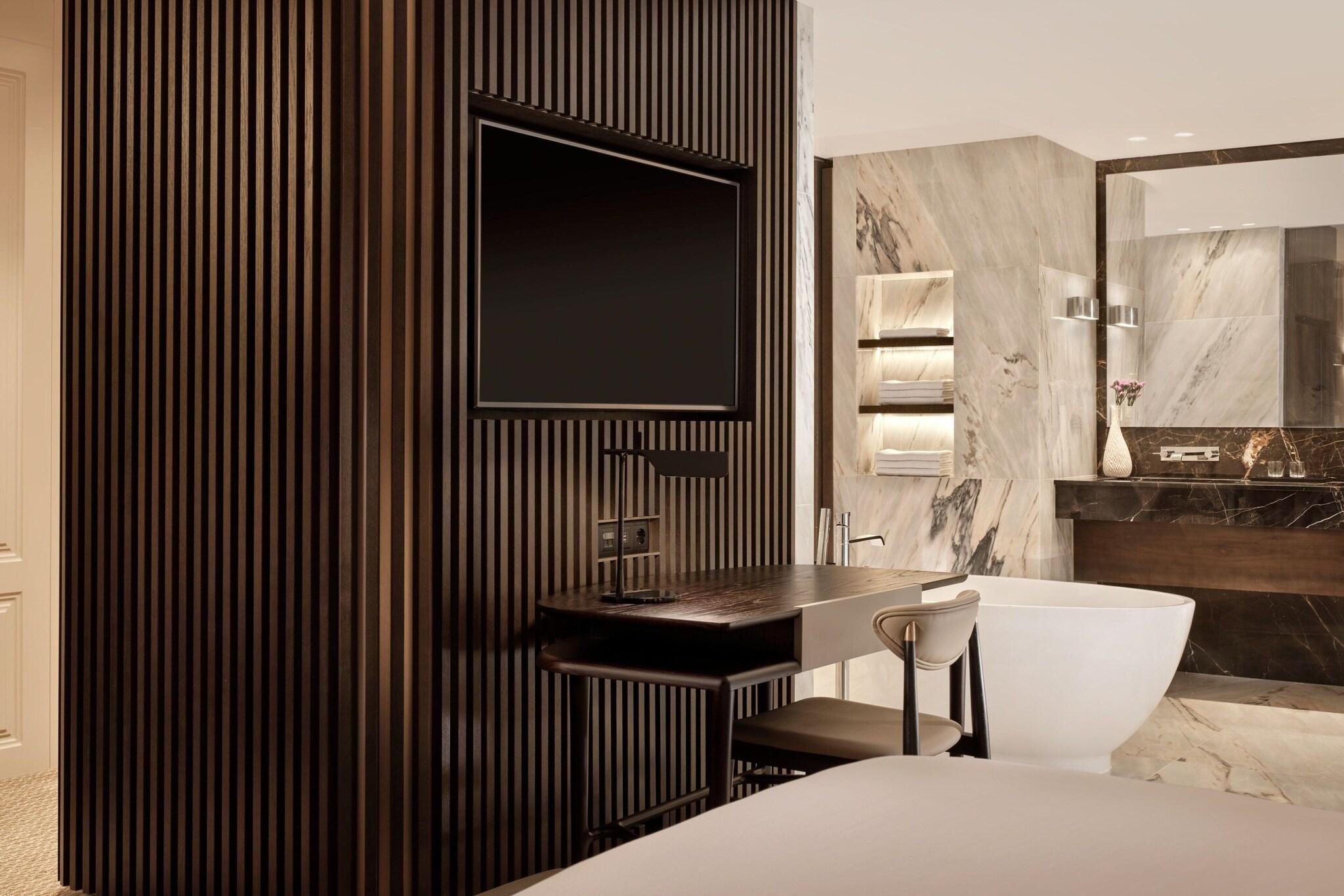 Suite King Bed One Bedroom 