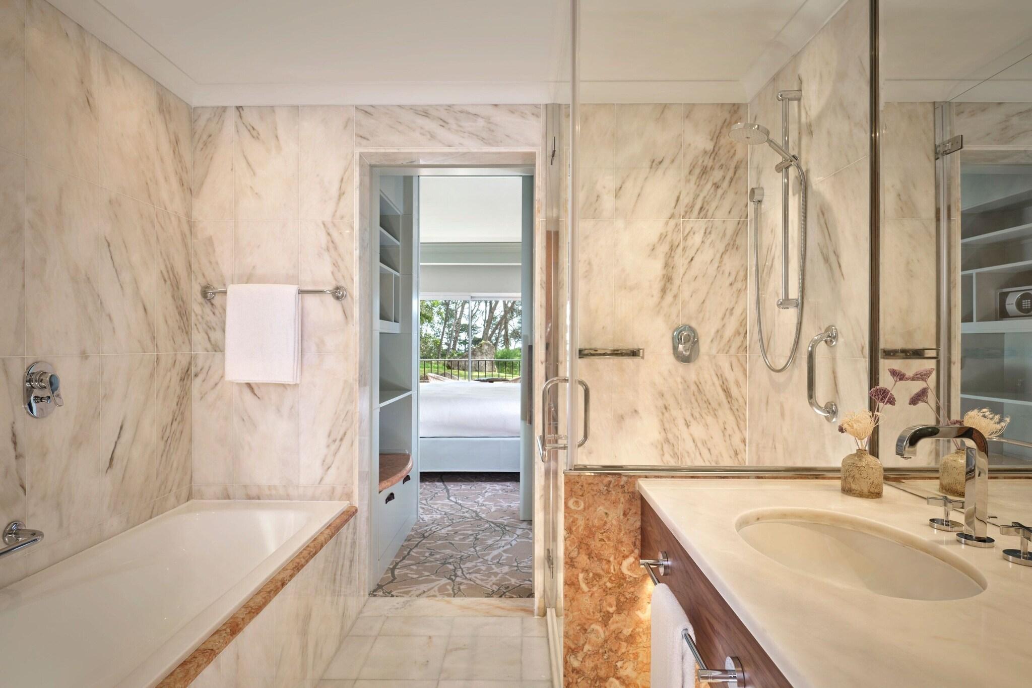 Twin Deluxe with Balcony