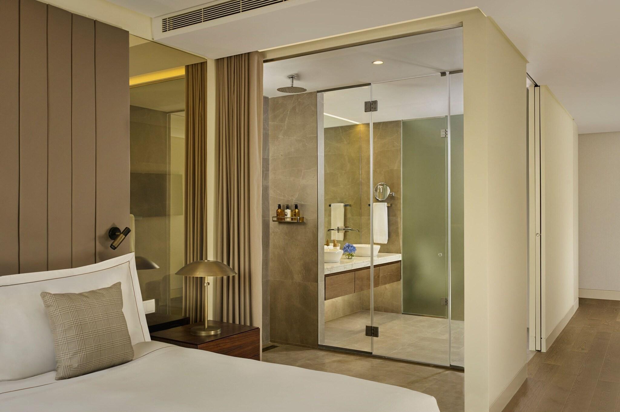 Studio King Bed One Bedroom 