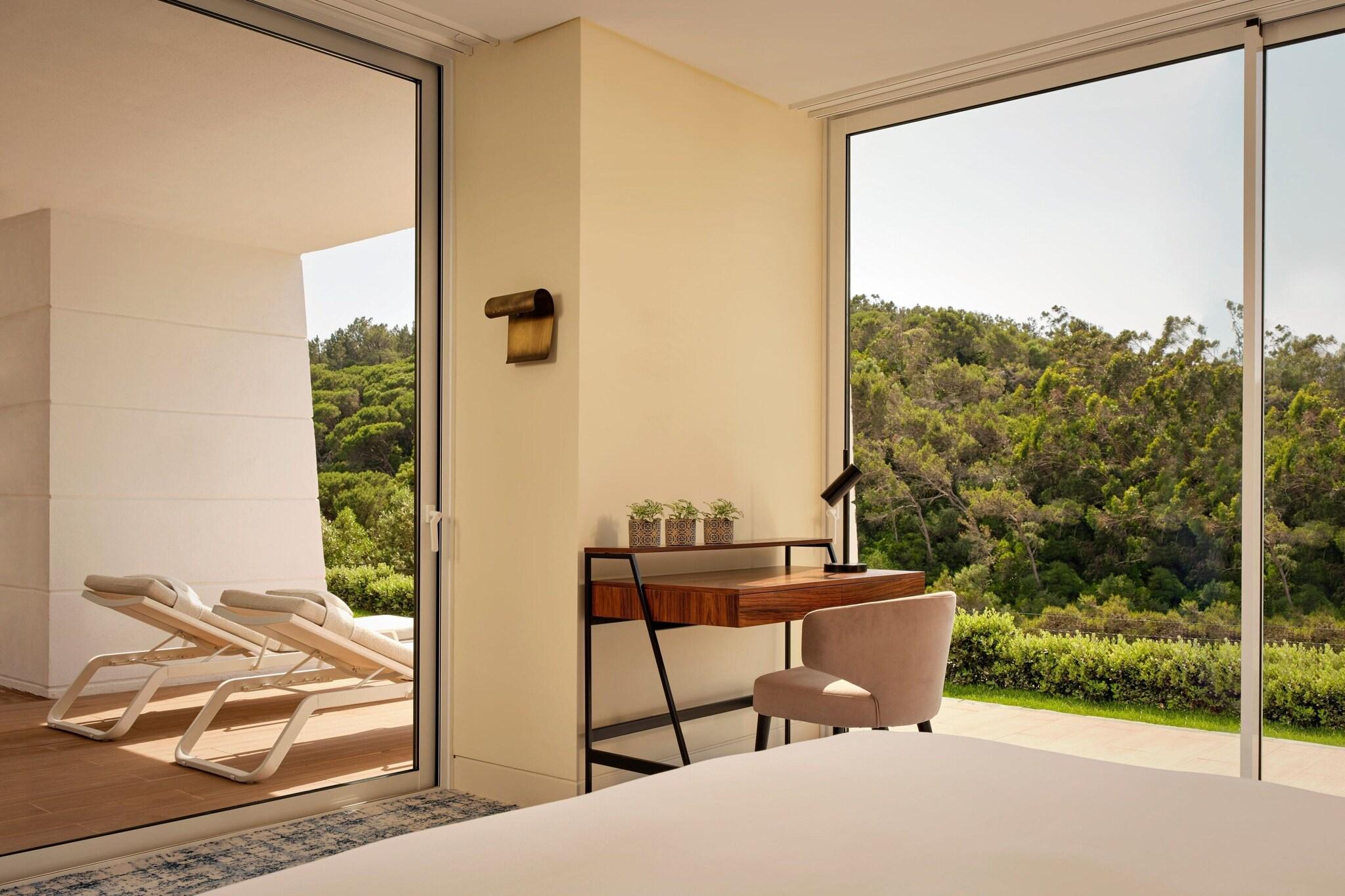 Studio King Bed One Bedroom 