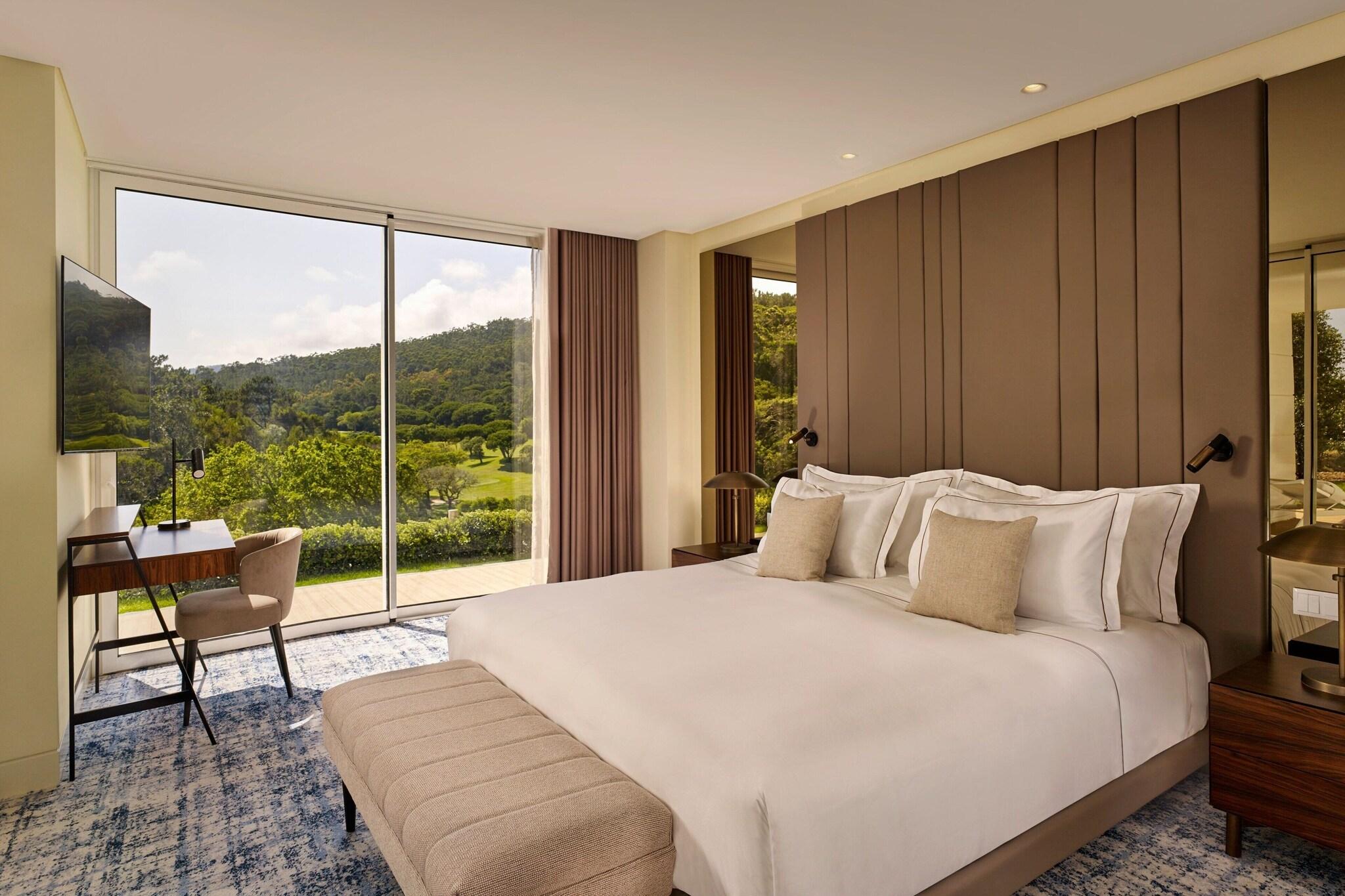 Studio King Bed One Bedroom 